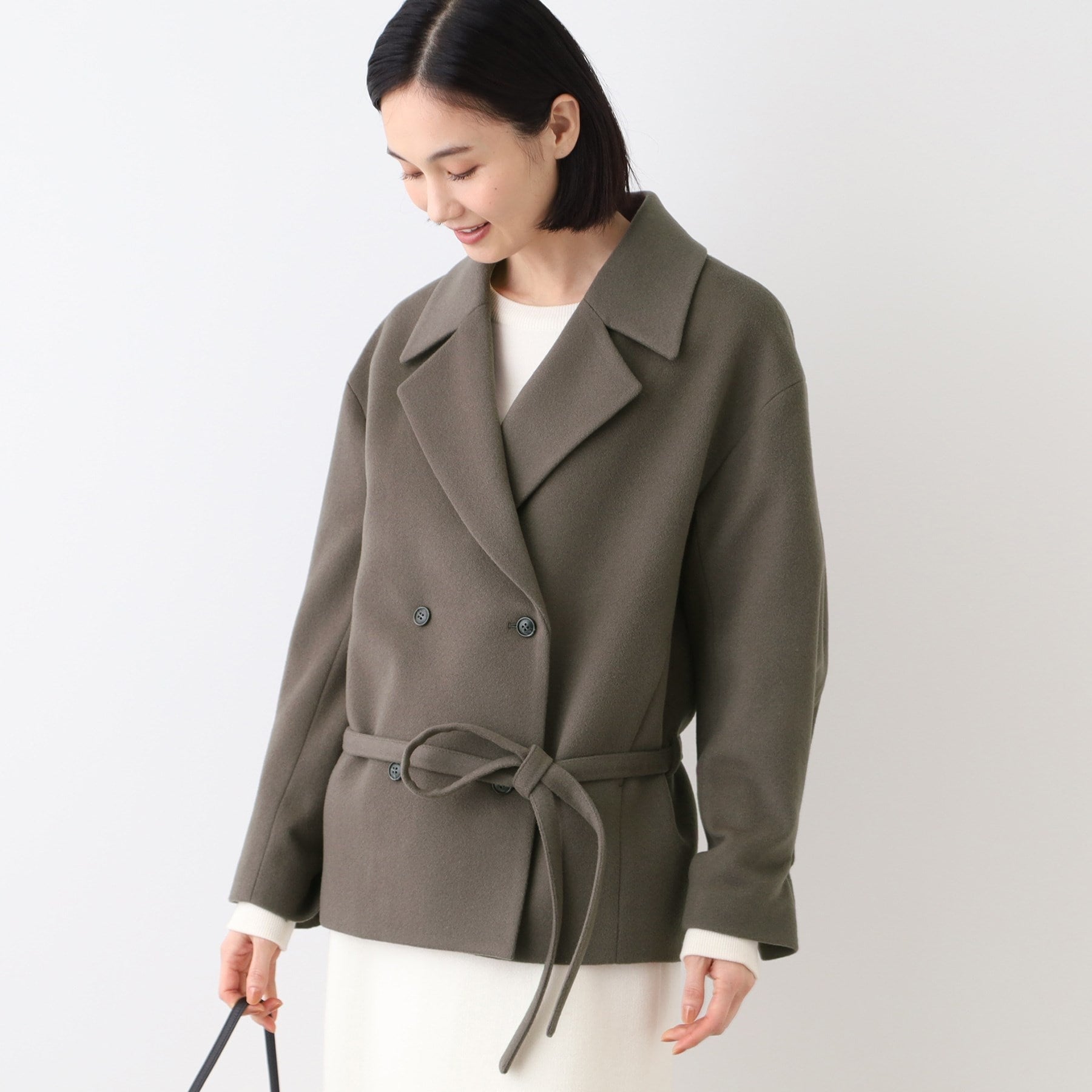 インディヴィ INDIVI 【日本製】ベルト付フォルムショートコート