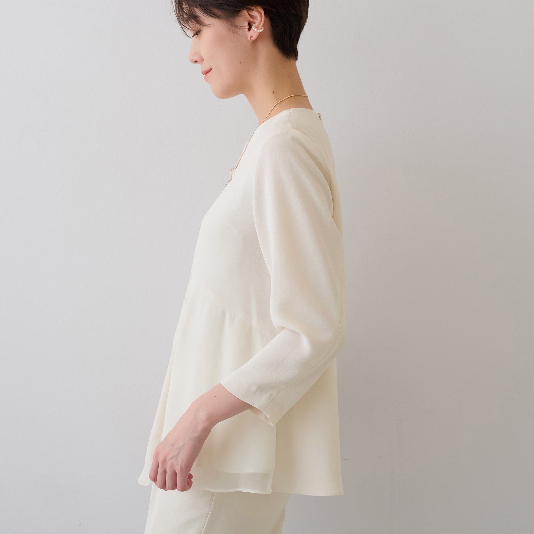 INDIVI INDIVI 【時尚SETUP／春季新作！】荷葉邊設計襯衫