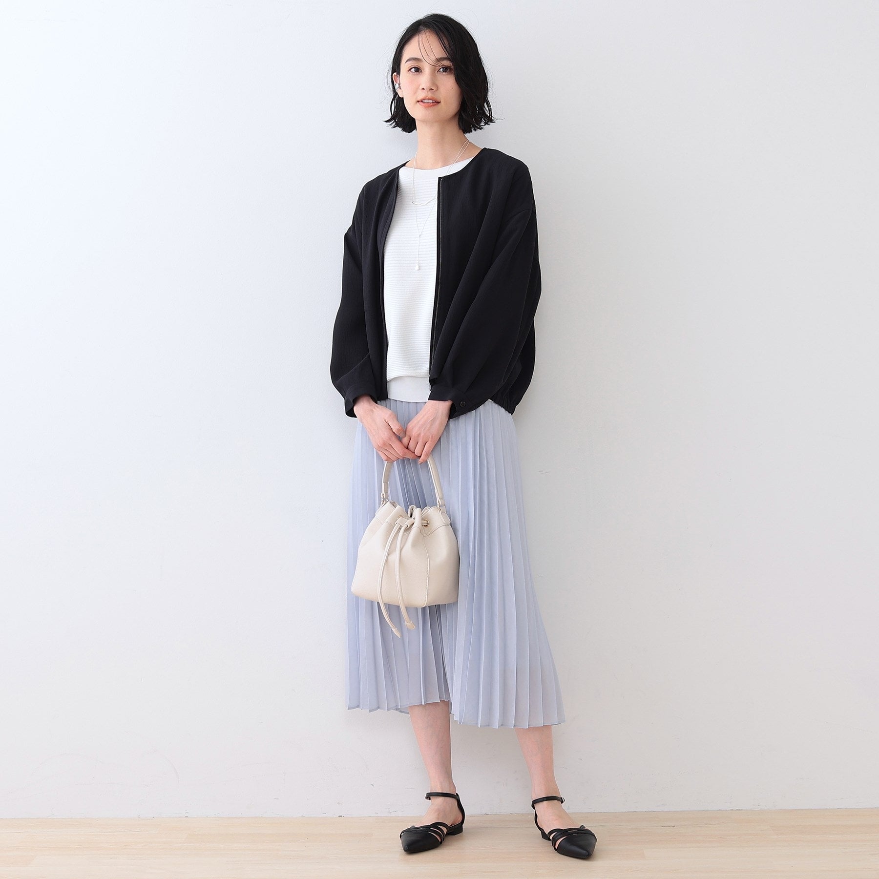 インディヴィ INDIVI 【洗える】凹凸素材シンプルブルゾン （ベージュ(052)） ベージュ(052)