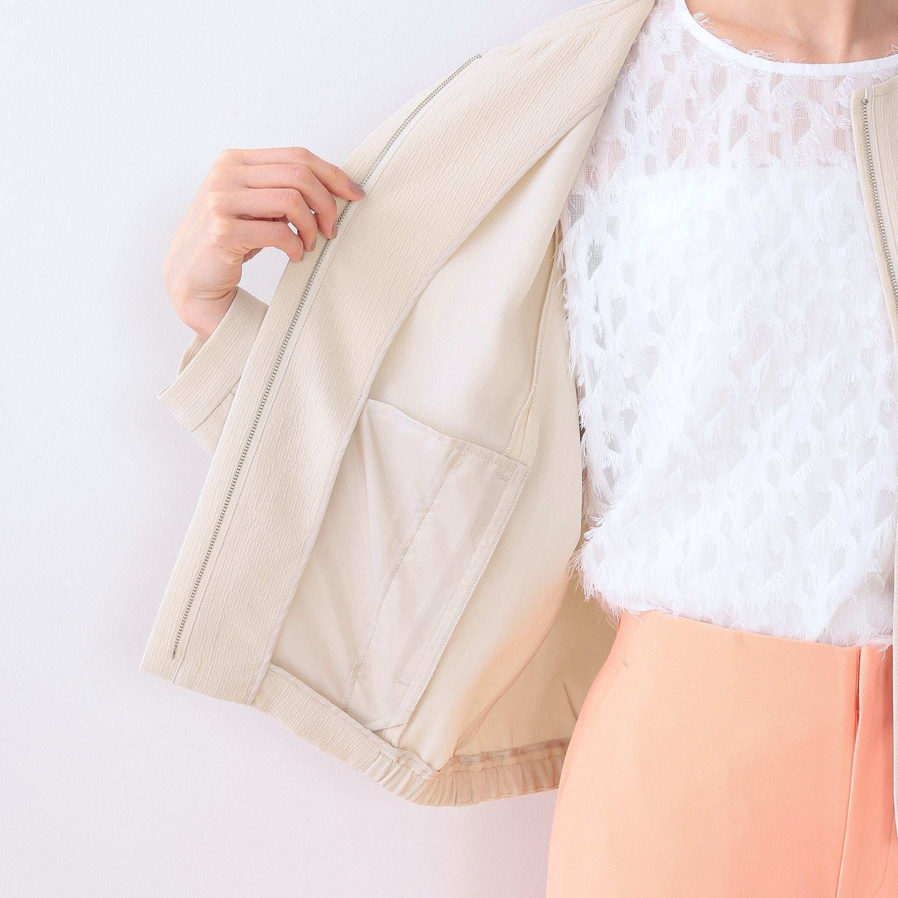 インディヴィ INDIVI 【洗える】凹凸素材シンプルブルゾン （ベージュ(052)） ベージュ(052)