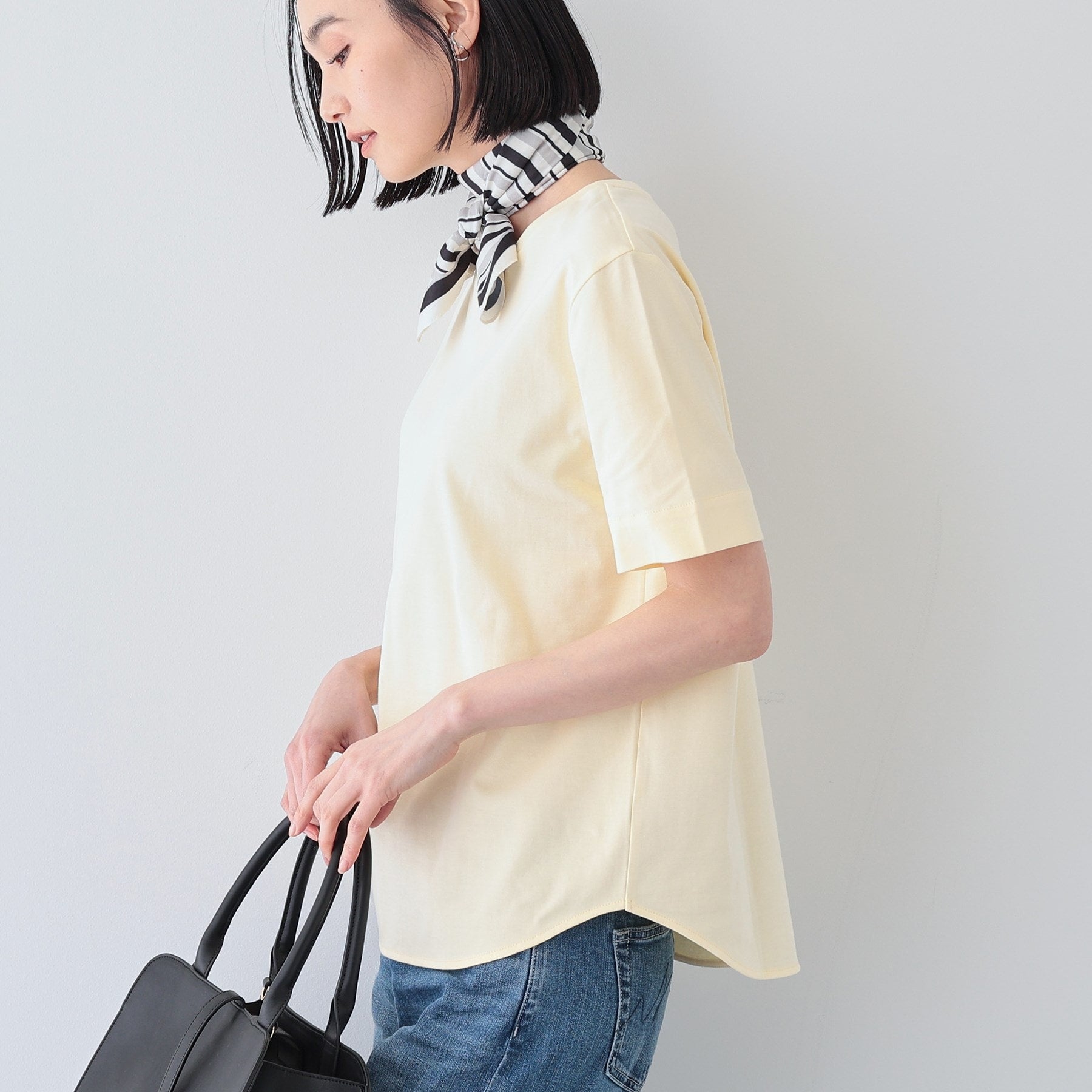 インディヴィ INDIVI 【洗える】シンプルきれいめ無地Tシャツ （チャコールグレー(014)） チャコールグレー(014)