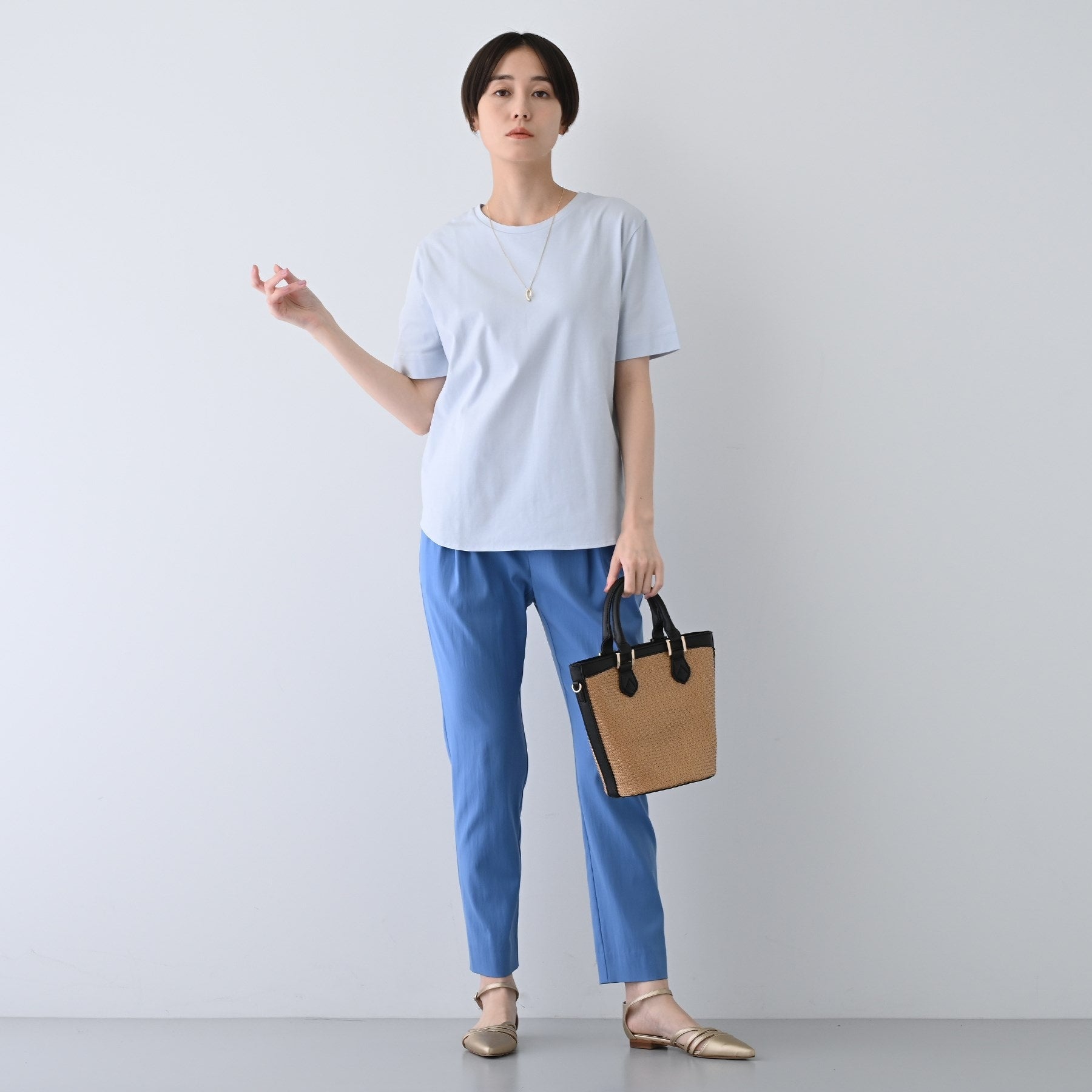 インディヴィ INDIVI 【洗える】シンプルきれいめ無地Tシャツ （チャコールグレー(014)） チャコールグレー(014)