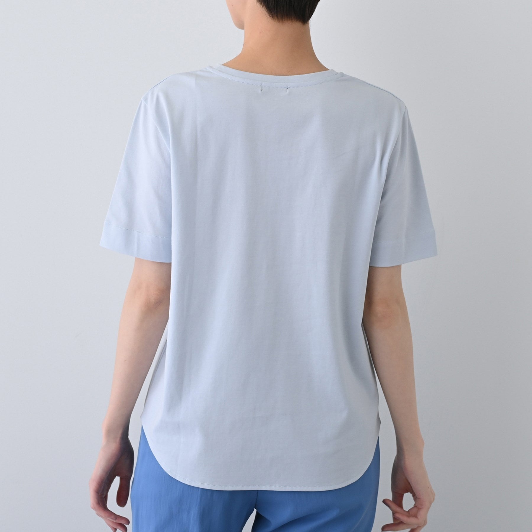 インディヴィ INDIVI 【洗える】シンプルきれいめ無地Tシャツ （チャコールグレー(014)） チャコールグレー(014)