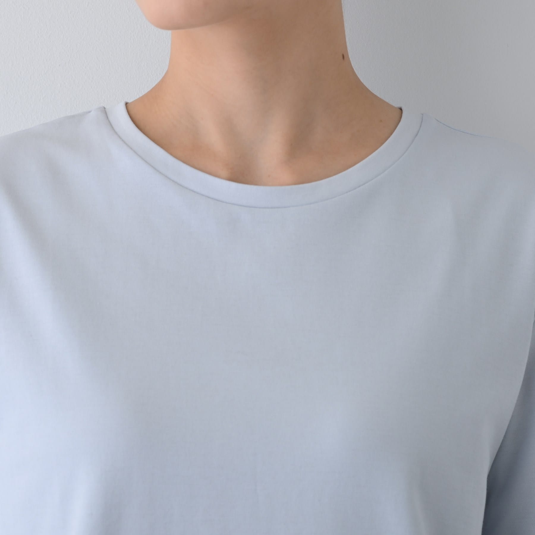 インディヴィ INDIVI 【洗える】シンプルきれいめ無地Tシャツ （チャコールグレー(014)） チャコールグレー(014)