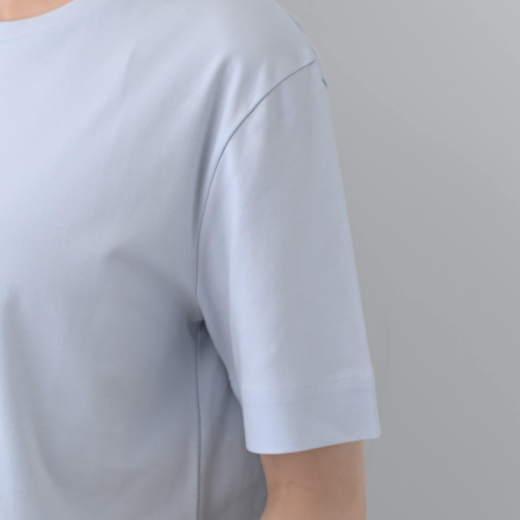 インディヴィ INDIVI 【洗える】シンプルきれいめ無地Tシャツ （チャコールグレー(014)） チャコールグレー(014)