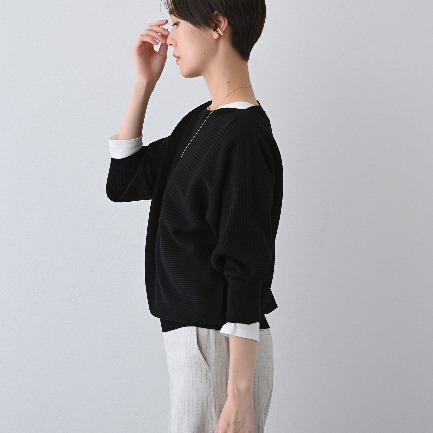 インディヴィ INDIVI 【洗える／無縫製】美シルエット ドルマンスリーブニット （ブラック(019)） ブラック(019)