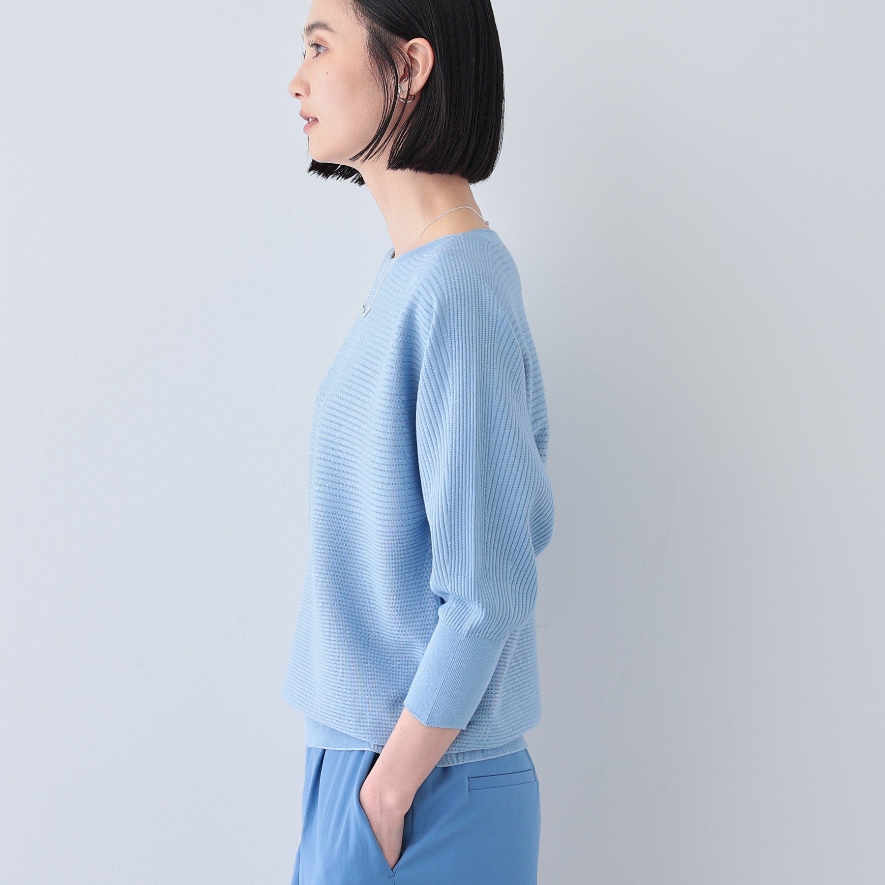 インディヴィ INDIVI 【洗える／無縫製】美シルエット ドルマンスリーブニット （ブラック(019)） ブラック(019)