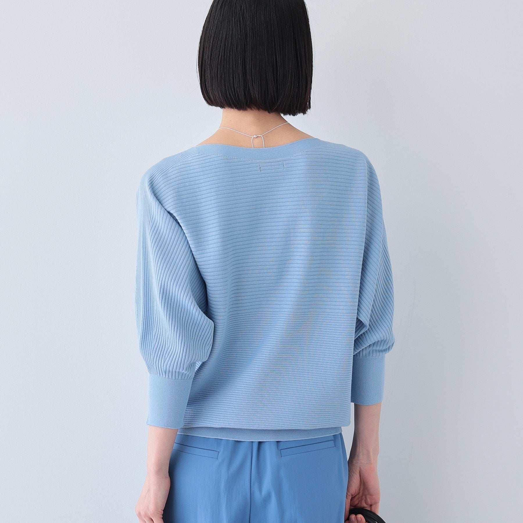 インディヴィ INDIVI 【洗える／無縫製】美シルエット ドルマンスリーブニット （ブラック(019)） ブラック(019)