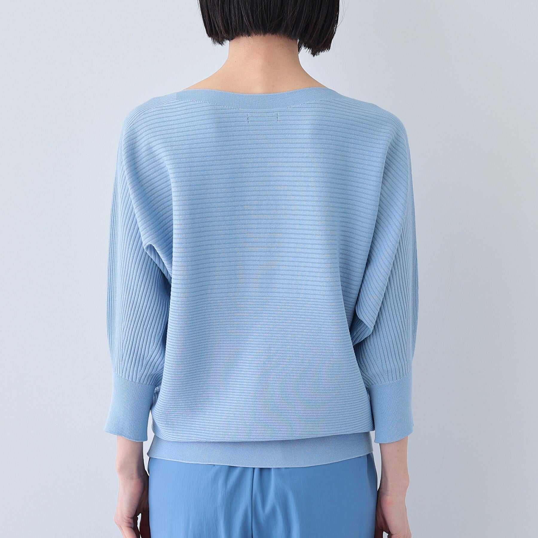 インディヴィ INDIVI 【洗える／無縫製】美シルエット ドルマンスリーブニット （ブラック(019)） ブラック(019)