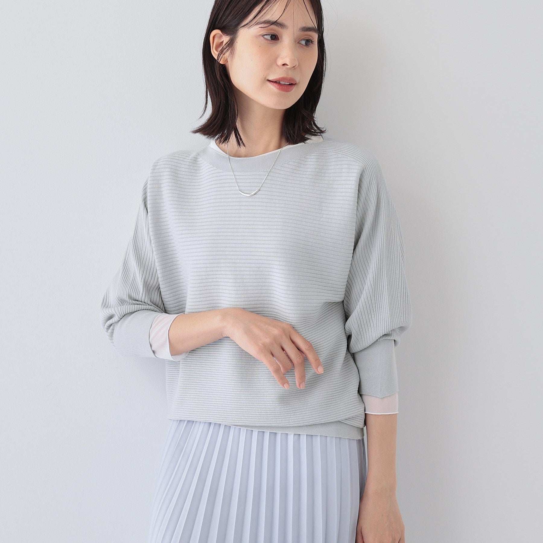 インディヴィ INDIVI 【洗える／無縫製】美シルエット ドルマンスリーブニット （ライトグレー(011)） ライトグレー(011)