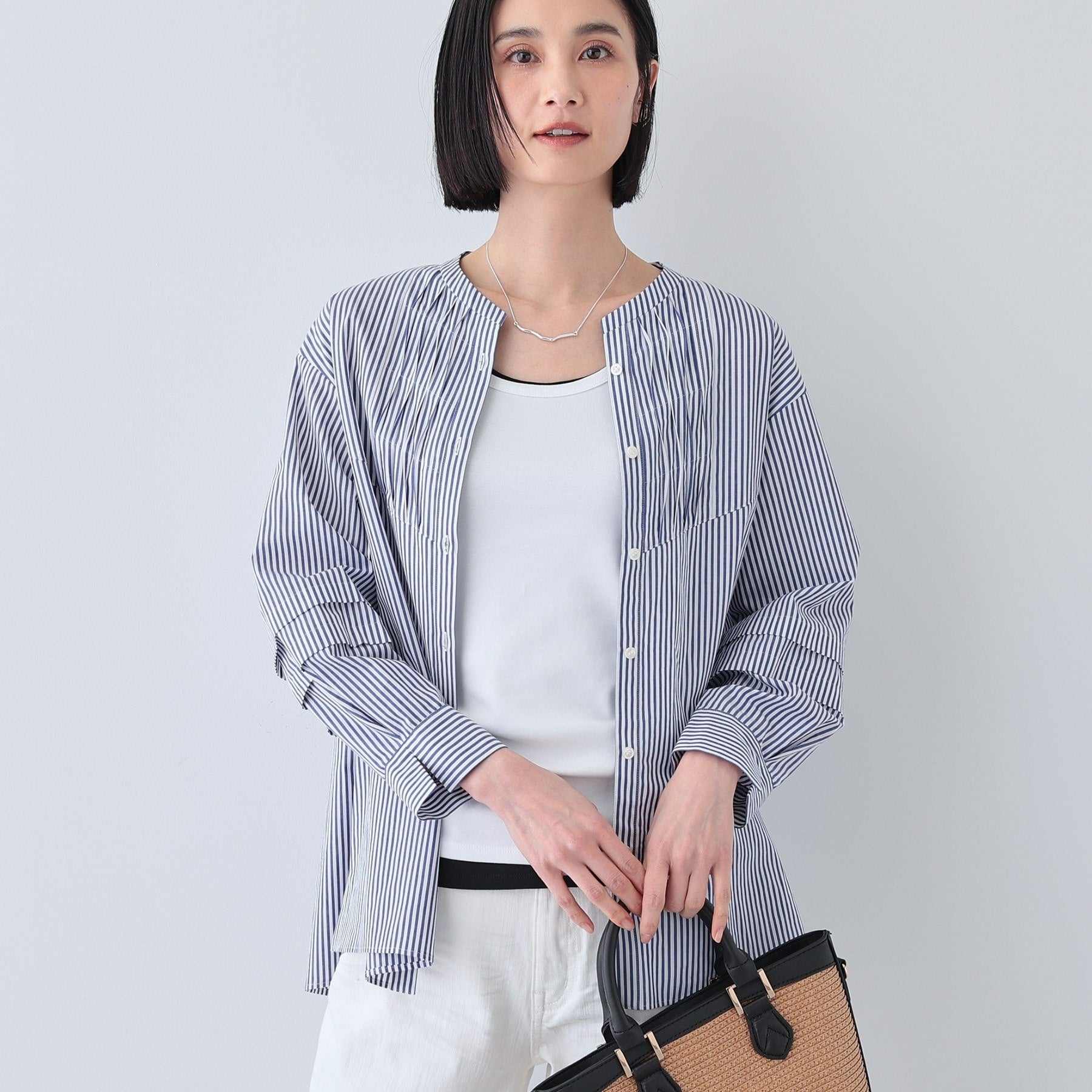 インディヴィ INDIVI 【UVケア／カラーストライプ柄】タックデザインブラウス （ブルー(393)） ブルー(393)
