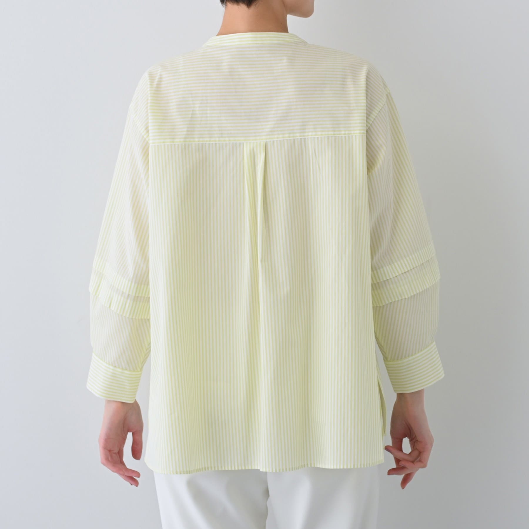 インディヴィ INDIVI 【UVケア／カラーストライプ柄】タックデザインブラウス （ブルー(393)） ブルー(393)