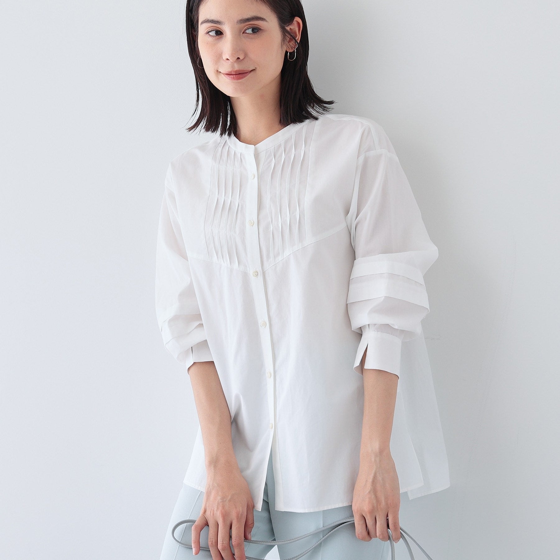 インディヴィ INDIVI 【UVケア／カラーストライプ柄】タックデザインブラウス （ホワイト(001)） ホワイト(001)