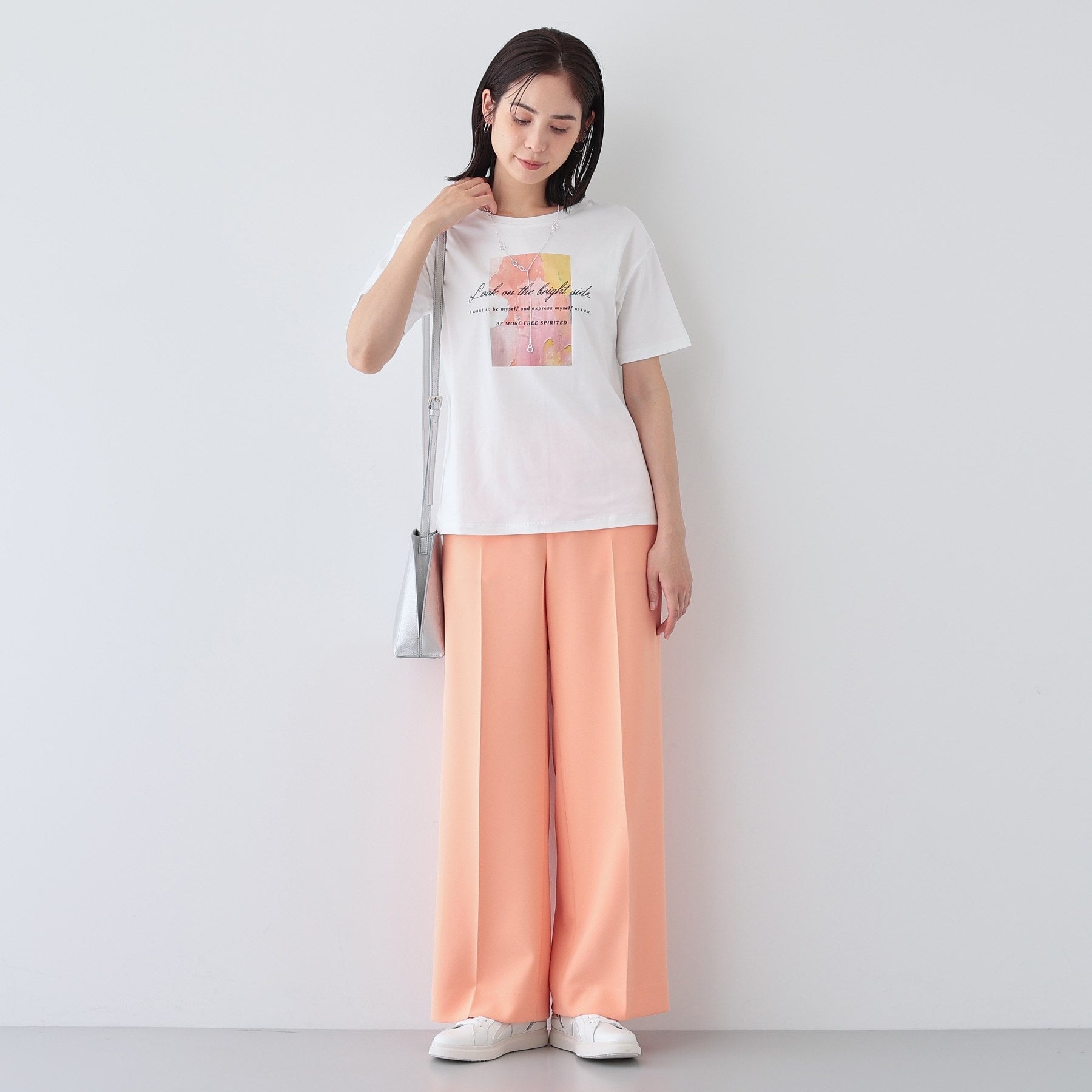 インディヴィ INDIVI 【洗える／選べるデザイン】フォト＆ロゴ プリントTシャツ （ホワイト(701)） ホワイト(701)