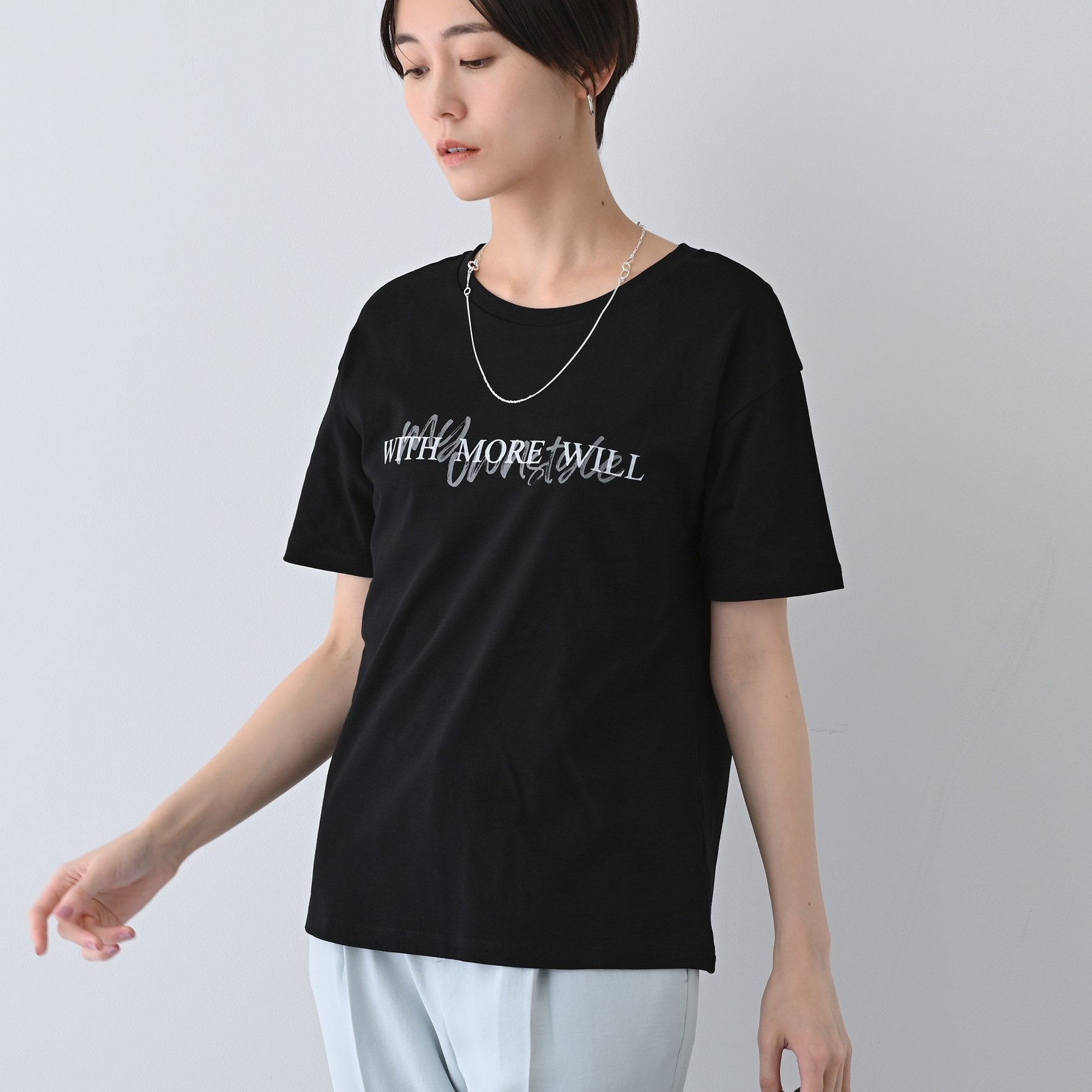 インディヴィ INDIVI 【洗える／選べるデザイン】フォト＆ロゴ プリントTシャツ （ブラック(719)） ブラック(719)