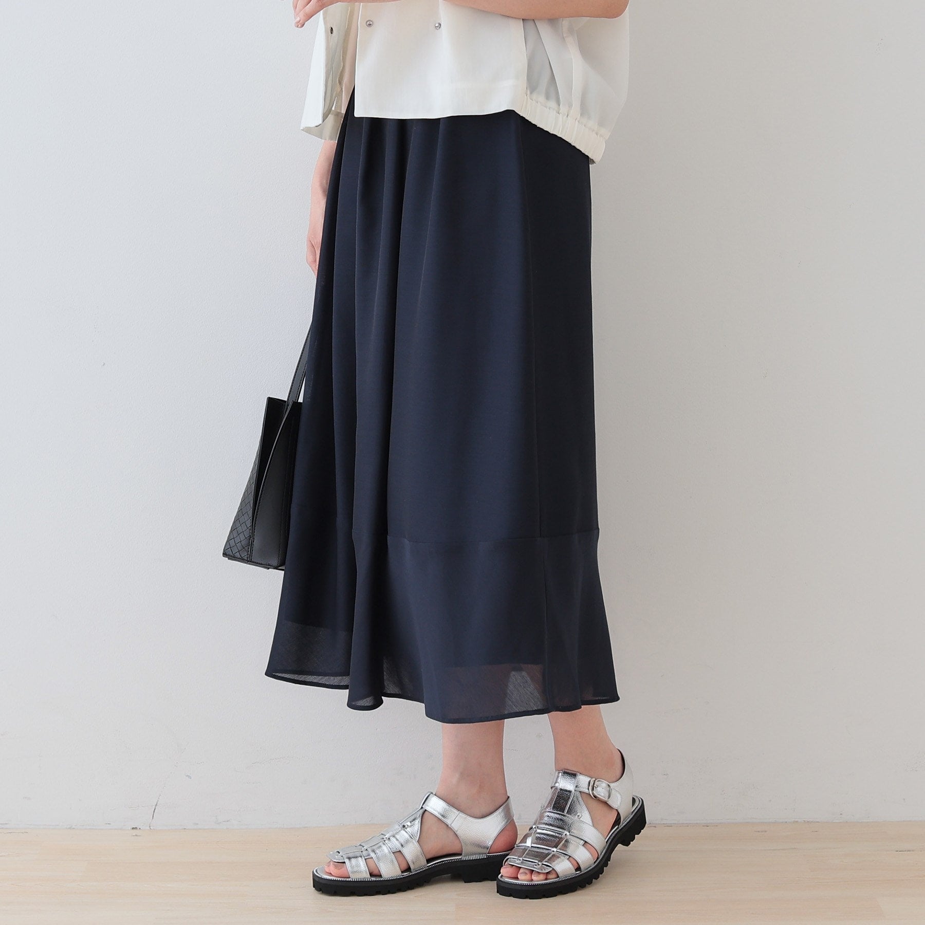 インディヴィ INDIVI 【洗える／エアリー素材】巻き風ロングスカート （ブルー系ストライプ(394)） ブルー系ストライプ(394)