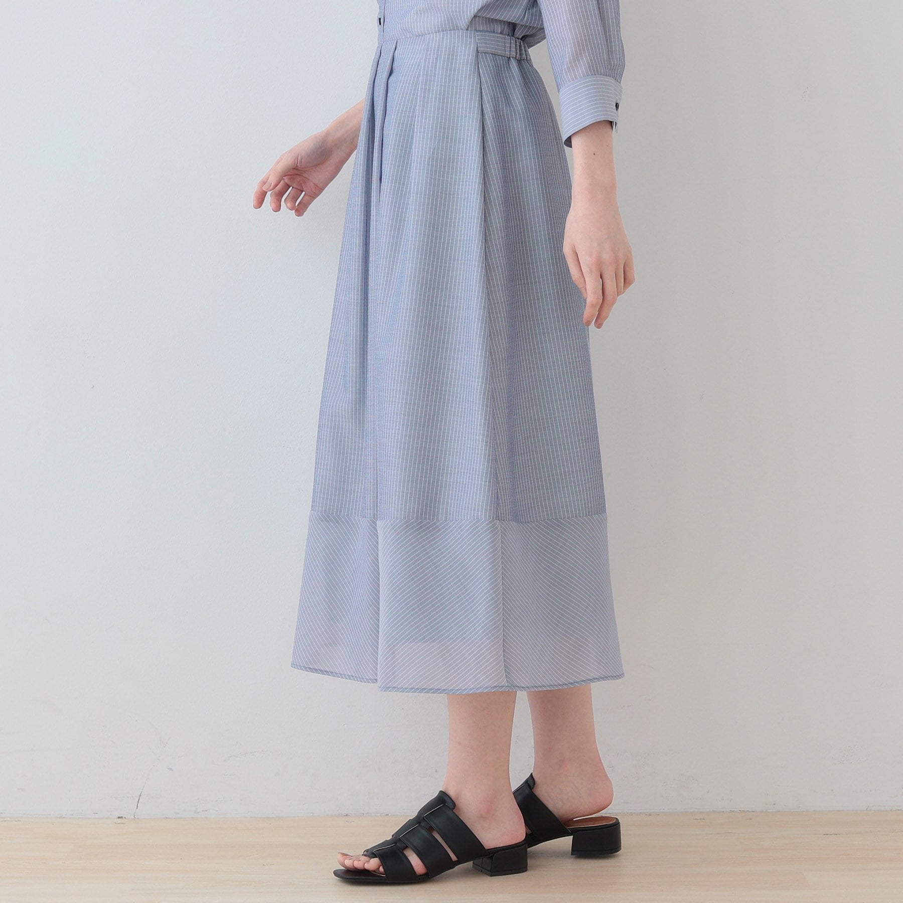 インディヴィ INDIVI 【洗える／エアリー素材】巻き風ロングスカート （ブルー系ストライプ(394)） ブルー系ストライプ(394)