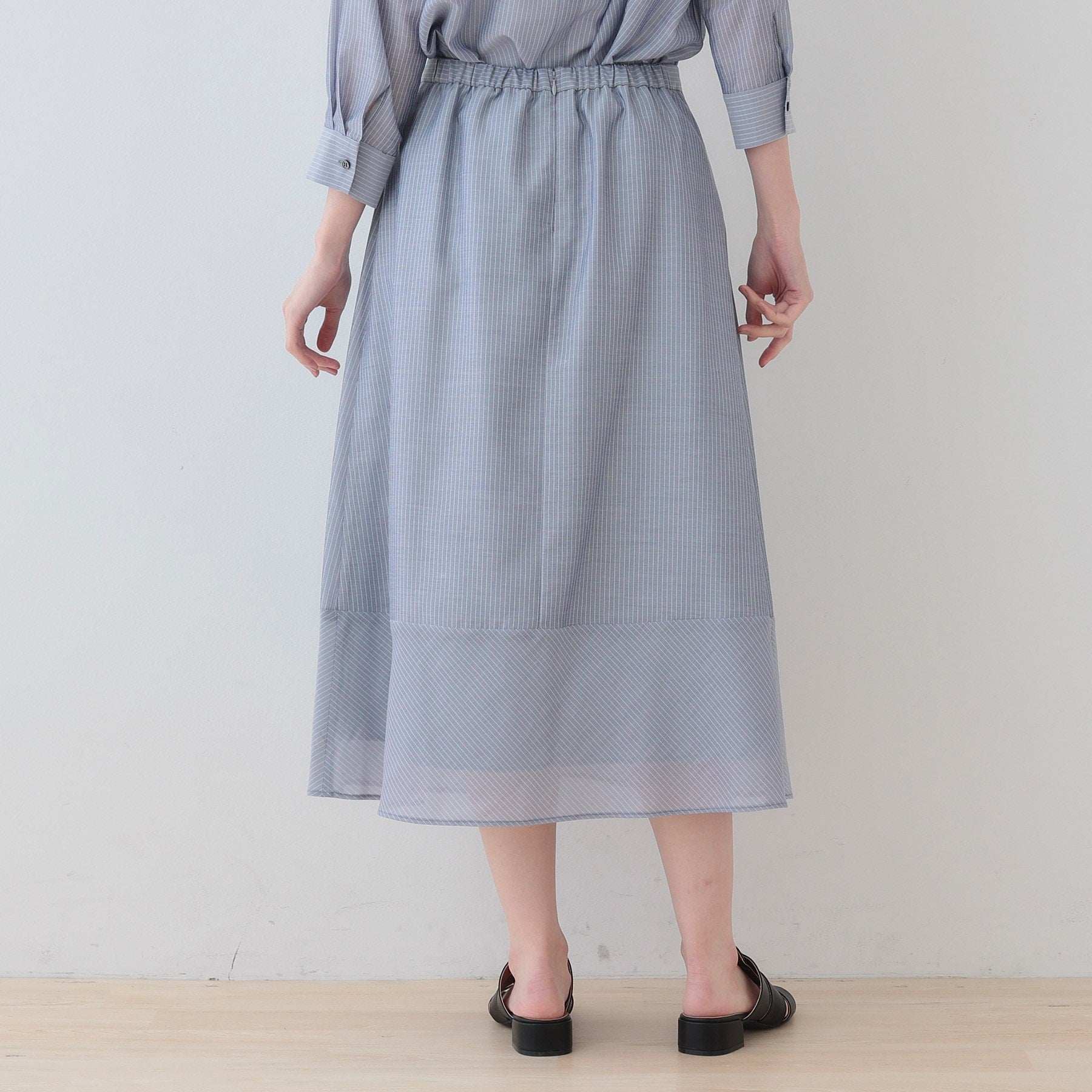 インディヴィ INDIVI 【洗える／エアリー素材】巻き風ロングスカート （ブルー系ストライプ(394)） ブルー系ストライプ(394)