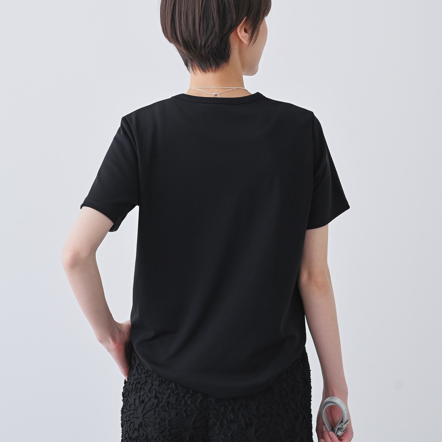 インディヴィ INDIVI 【日本製／トリアセテート】きれいめTシャツ （ホワイト(001)） ホワイト(001)