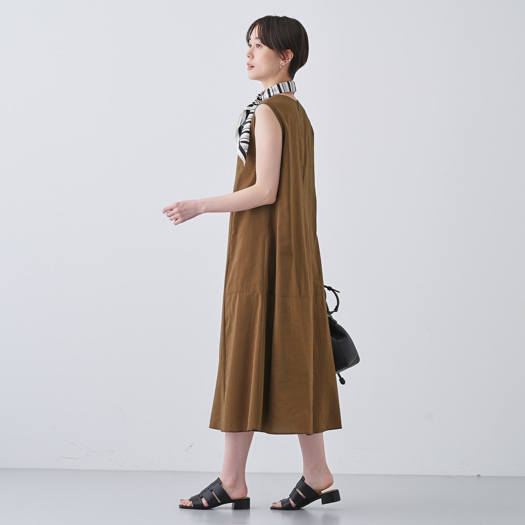 インディヴィ INDIVI 【撥水／接触冷感／UVケア】フレアワンピース （ブラウン(043)） ブラウン(043)