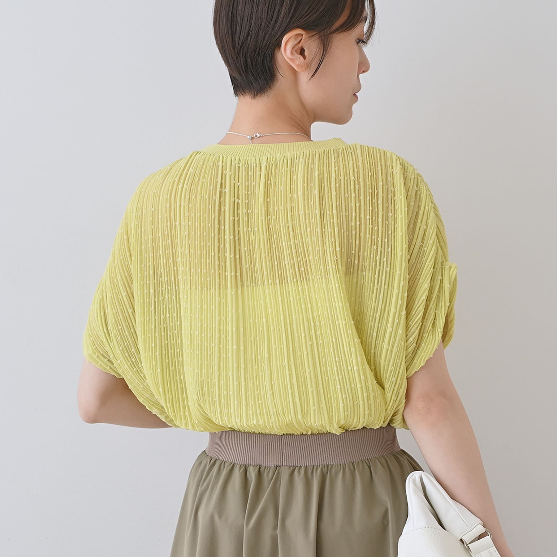 インディヴィ INDIVI 【洗える／ドット柄／凹凸素材】プリーツデザインブラウス （ホワイト(501)） ホワイト(501)