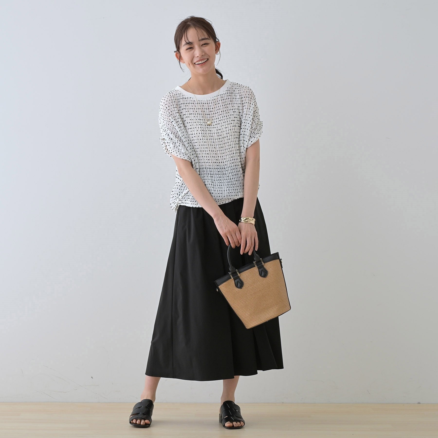 インディヴィ INDIVI 【洗える／ドット柄／凹凸素材】プリーツデザインブラウス （ホワイト(501)） ホワイト(501)