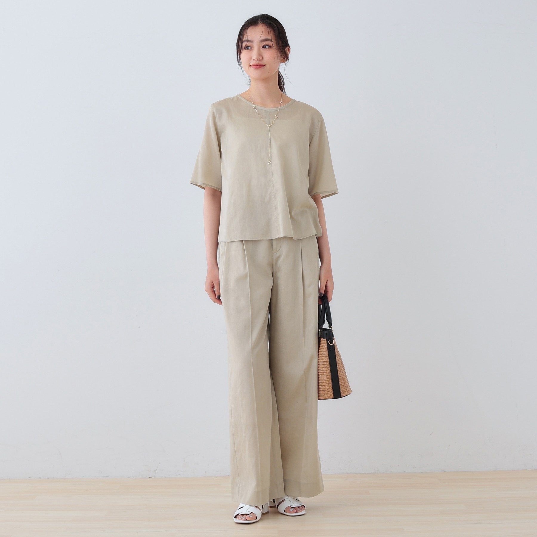 インディヴィ INDIVI 【日本製／SETUP可能】ガーゼ素材Tブラウス （ベージュ(052)） ベージュ(052)