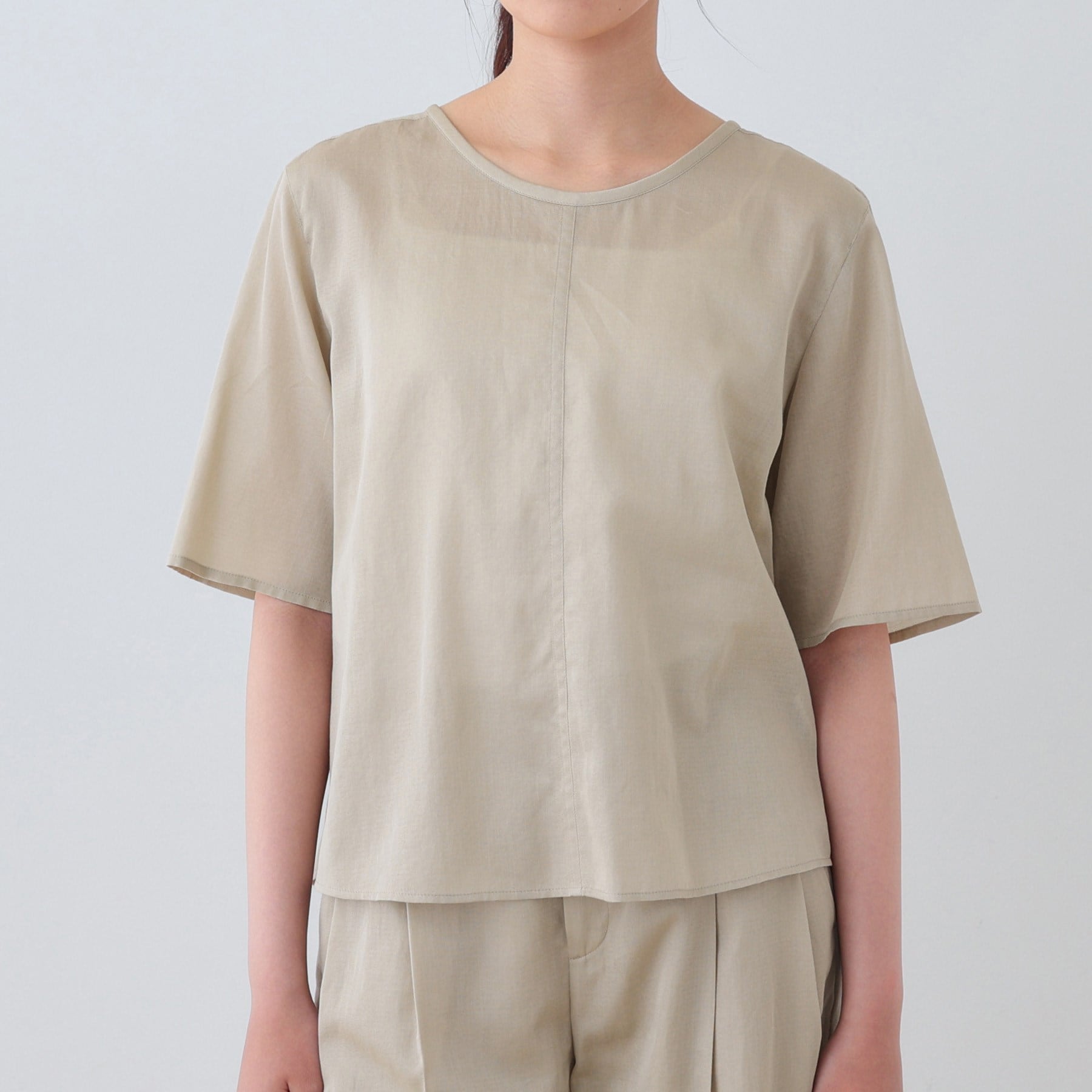 インディヴィ INDIVI 【日本製／SETUP可能】ガーゼ素材Tブラウス （ベージュ(052)） ベージュ(052)