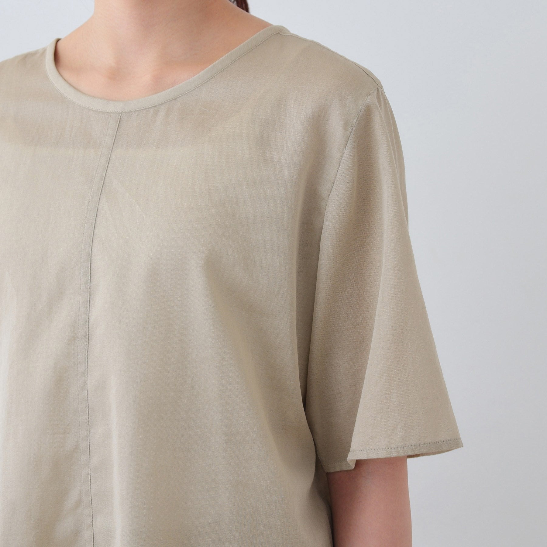 インディヴィ INDIVI 【日本製／SETUP可能】ガーゼ素材Tブラウス （ベージュ(052)） ベージュ(052)