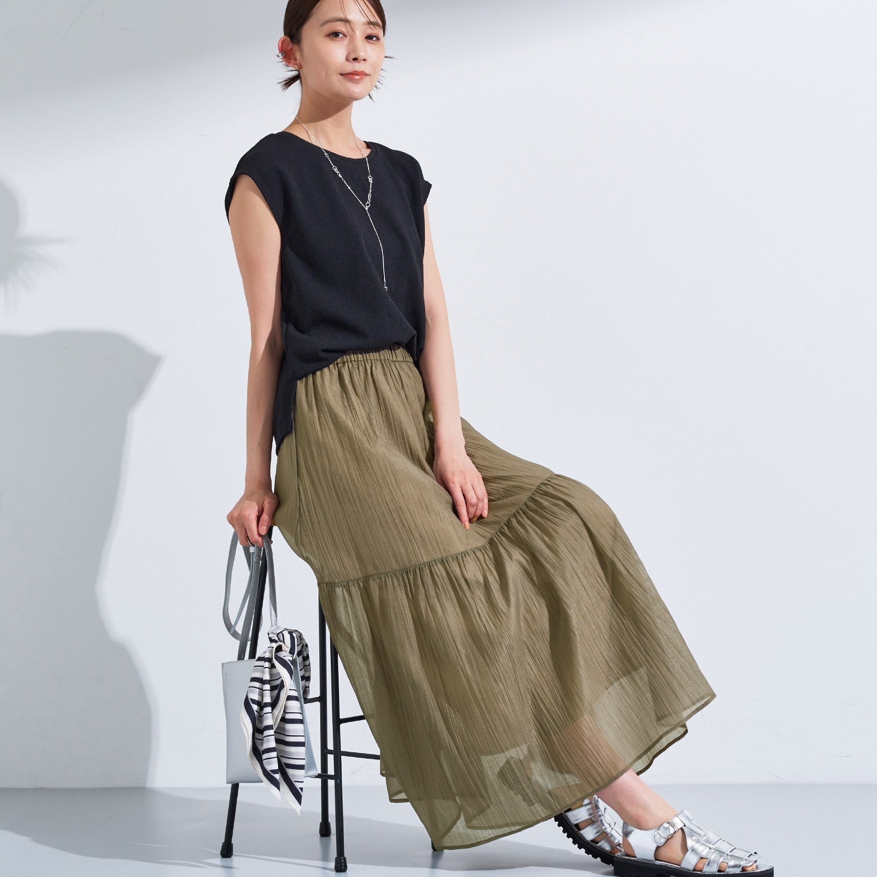インディヴィ INDIVI 【2点セット／着回し◎】ノースリーブ＆ティアードスカート カセット服 （オリーブグリーン(526)） オリーブグリーン(526)