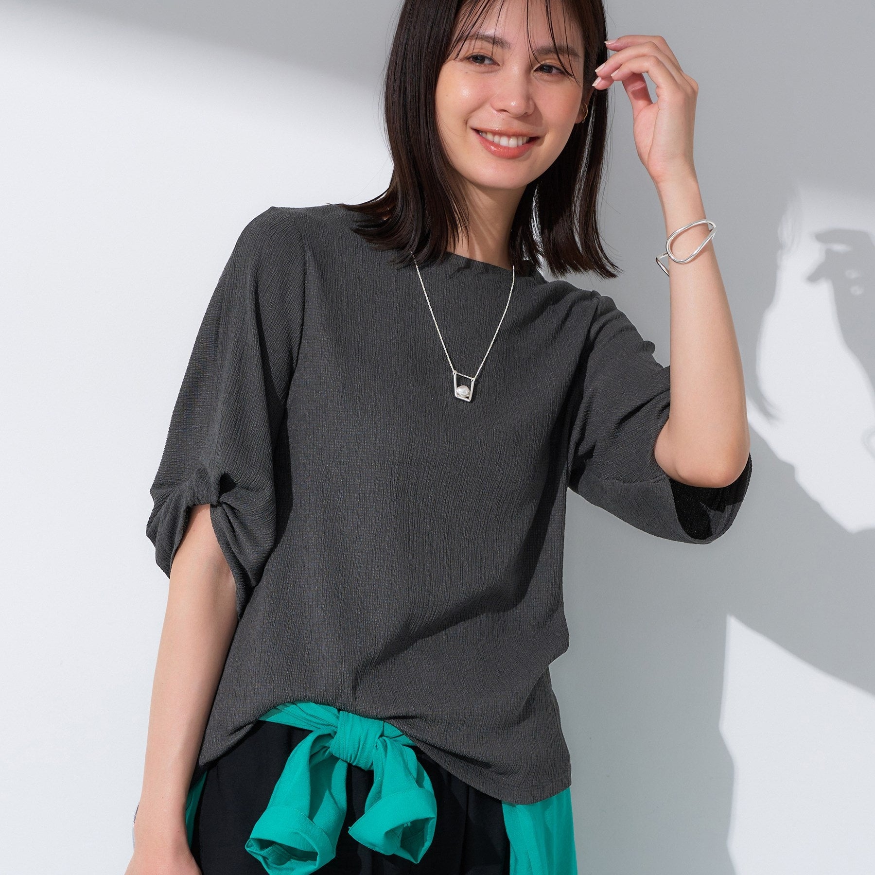 インディヴィ INDIVI 【UV／吸水速乾】凹凸素材ねじり袖トップス （チャコールグレー(014)） チャコールグレー(014)