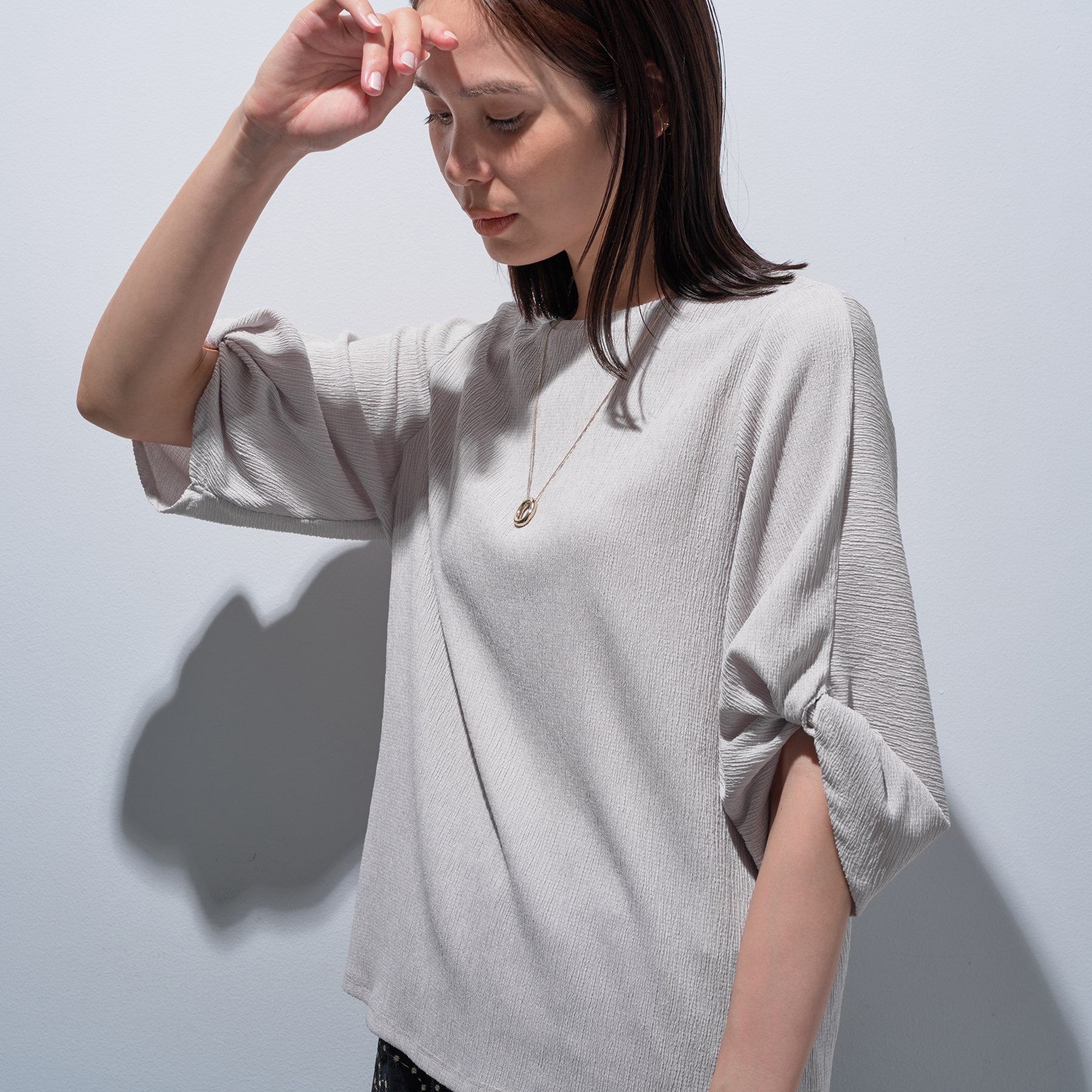 インディヴィ INDIVI 【UV／吸水速乾】凹凸素材ねじり袖トップス （グレージュ(050)） グレージュ(050)