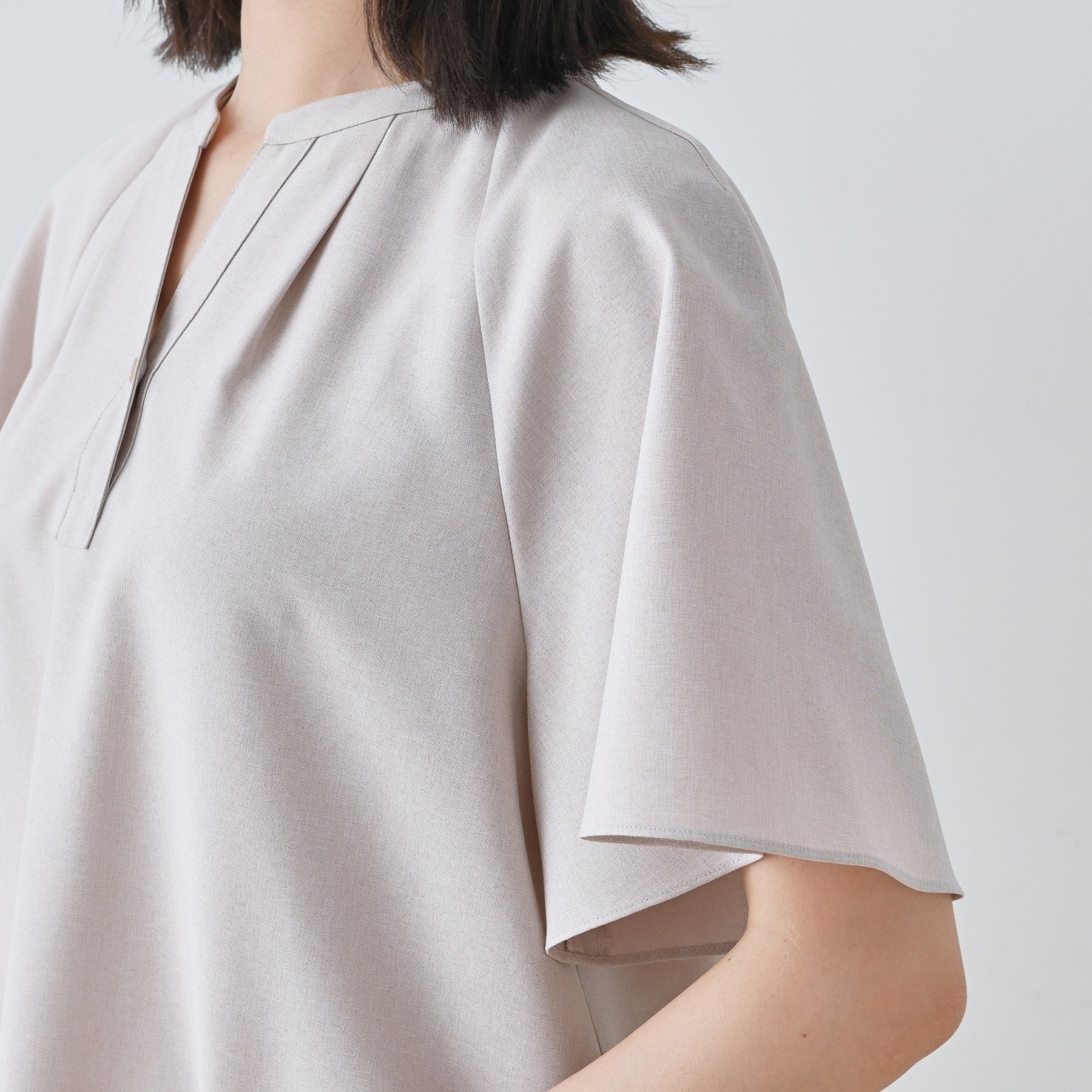 インディヴィ INDIVI 【しわになりにくい】麻調ストレートラインワンピース （ライトベージュ(051)） ライトベージュ(051)