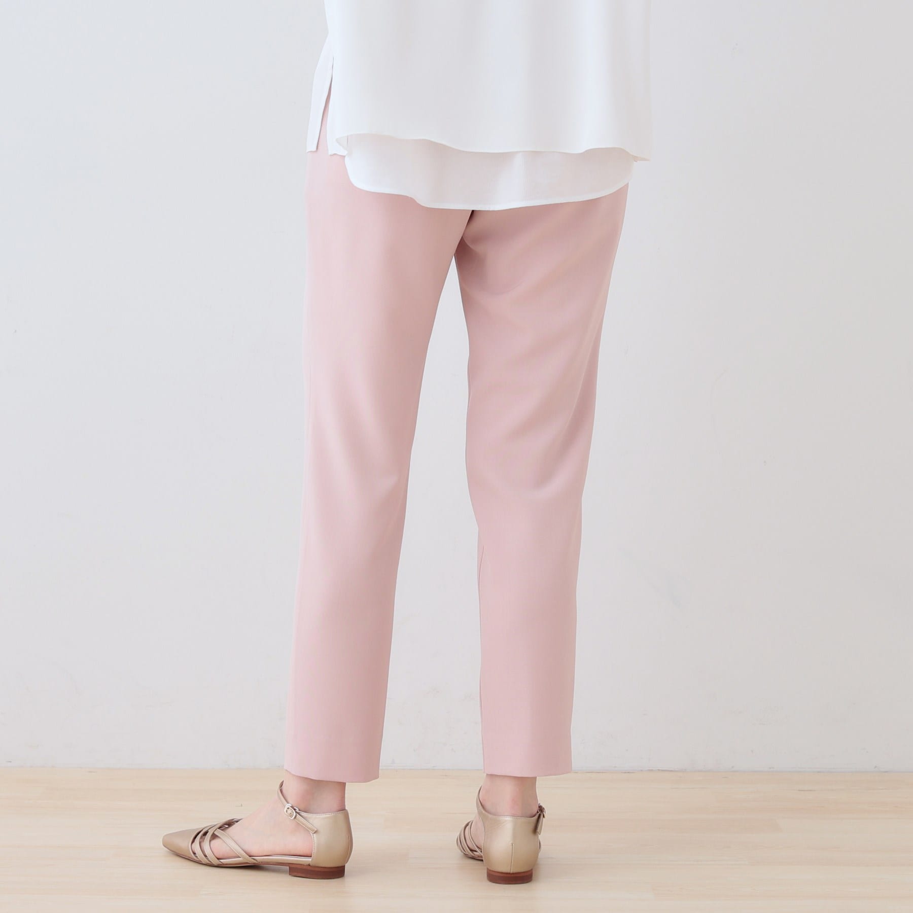 インディヴィ INDIVI 【洗える／ストレッチ】タックテーパードパンツ （ライトベージュ(051)） ライトベージュ(051)