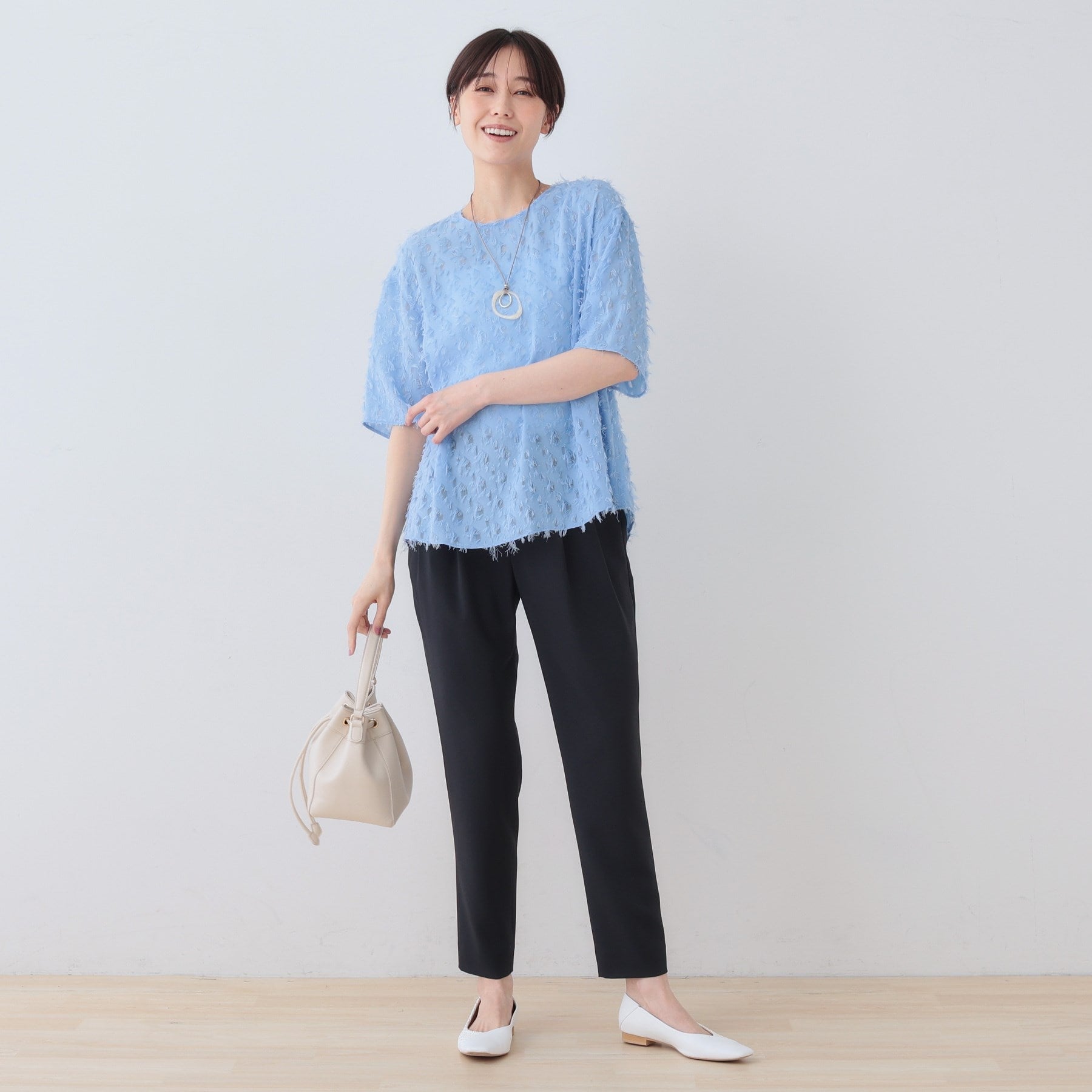 インディヴィ INDIVI 【洗える／ストレッチ】タックテーパードパンツ （ライトベージュ(051)） ライトベージュ(051)