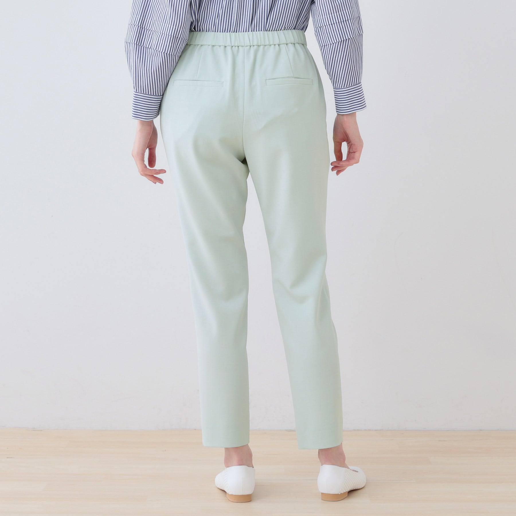 インディヴィ INDIVI 【洗える／ストレッチ】タックテーパードパンツ （ライトベージュ(051)） ライトベージュ(051)