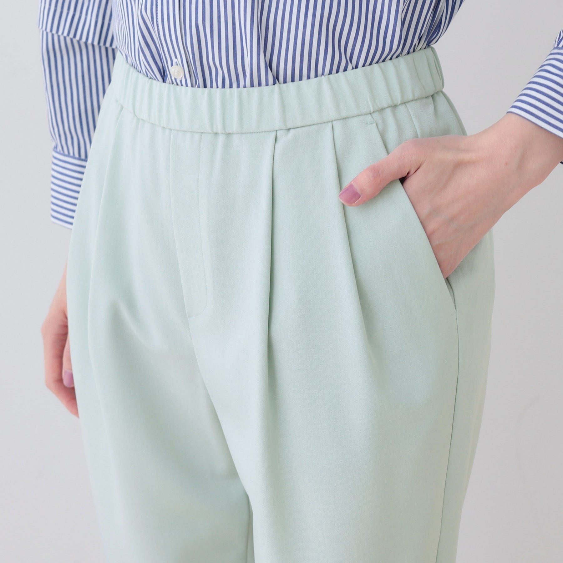 インディヴィ INDIVI 【洗える／ストレッチ】タックテーパードパンツ （ライトベージュ(051)） ライトベージュ(051)