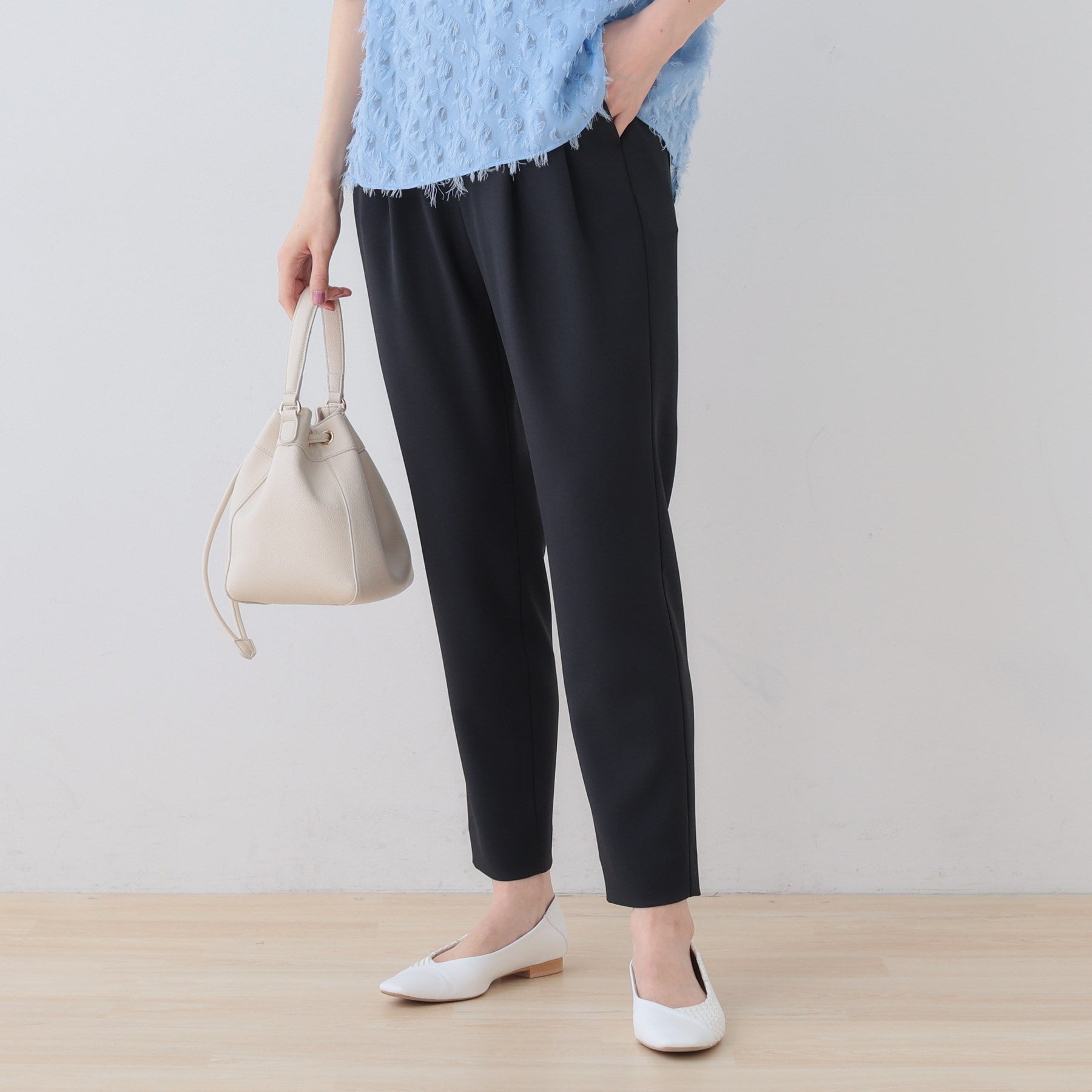 インディヴィ INDIVI 【洗える／ストレッチ】タックテーパードパンツ （ネイビー(094)） ネイビー(094)