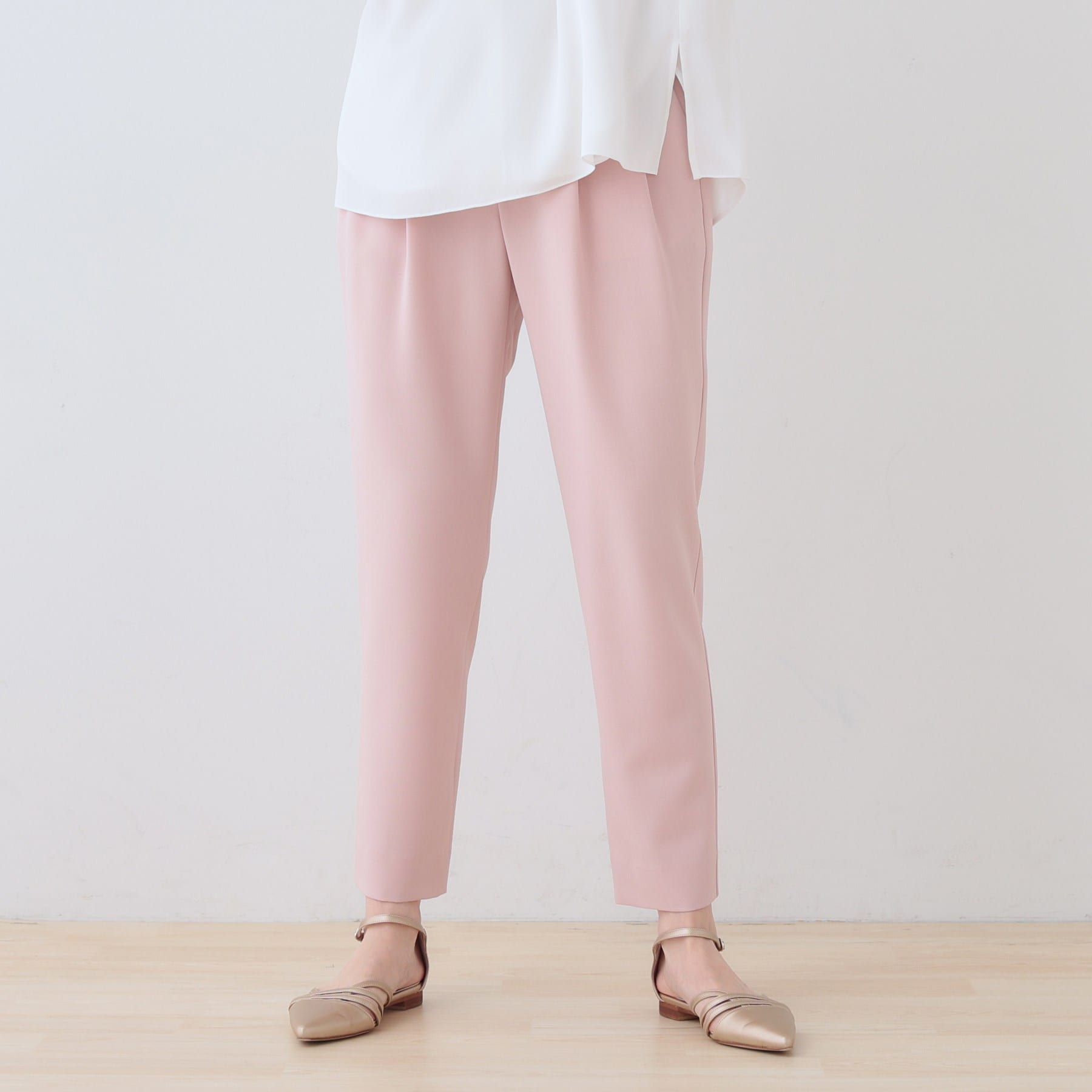 インディヴィ INDIVI 【洗える／ストレッチ】タックテーパードパンツ （ライトピンク(070)） ライトピンク(070)