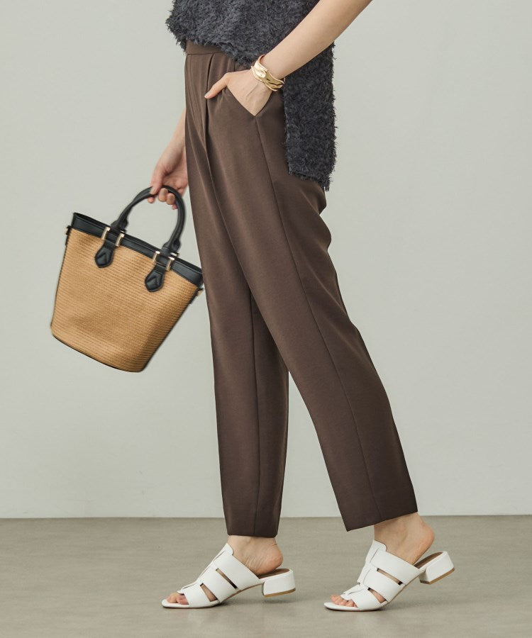 インディヴィ INDIVI 【洗える／UVケア】テーパードパンツ （グレージュ(050)） グレージュ(050)