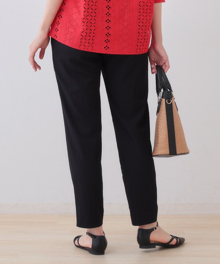 インディヴィ INDIVI 【シワになりにくい】コットンライクテーパードパンツ （オフホワイト(003)） オフホワイト(003)