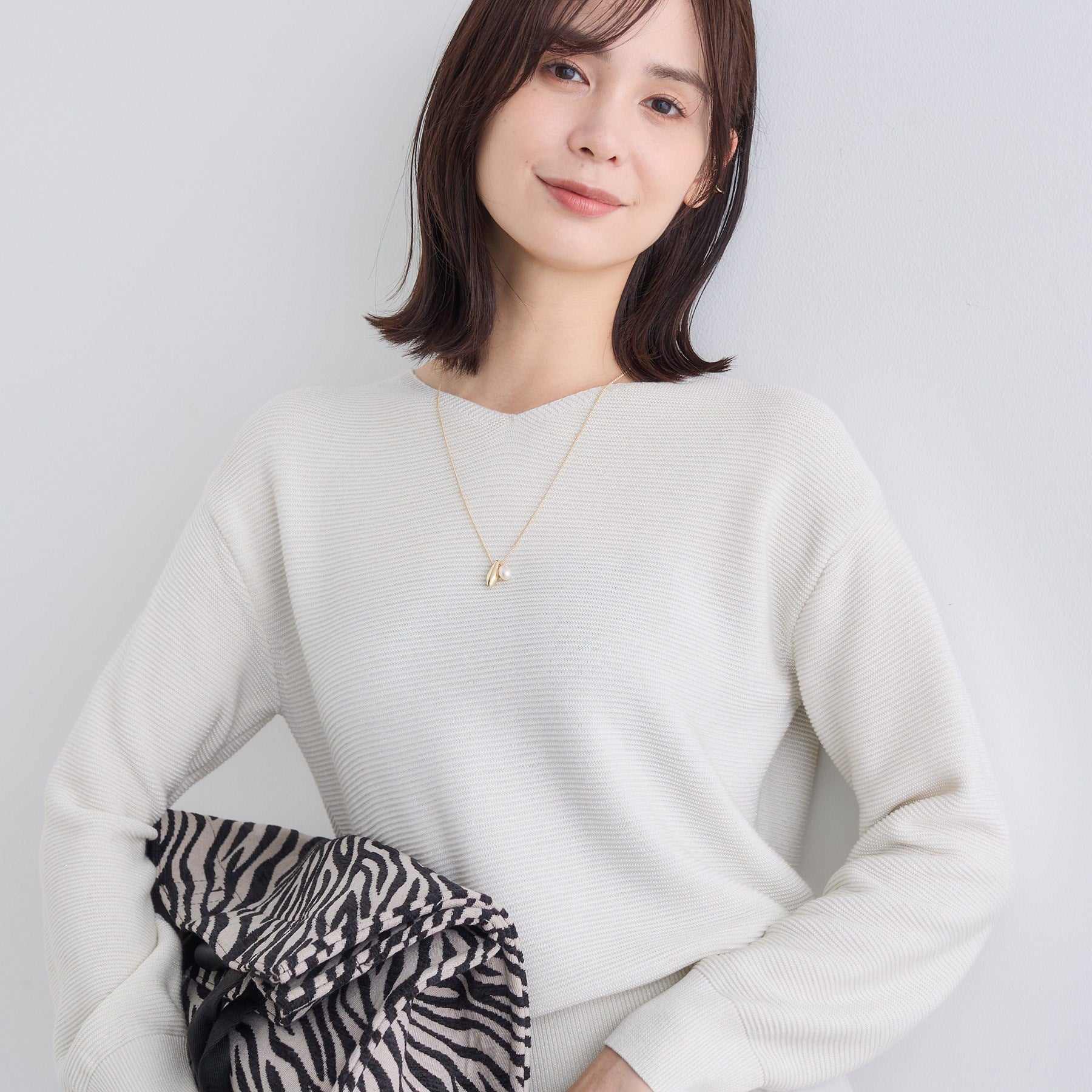 インディヴィ INDIVI 【ウール混ラメ素材】Vネック煌めきニット （オフホワイト(003)） オフホワイト(003)