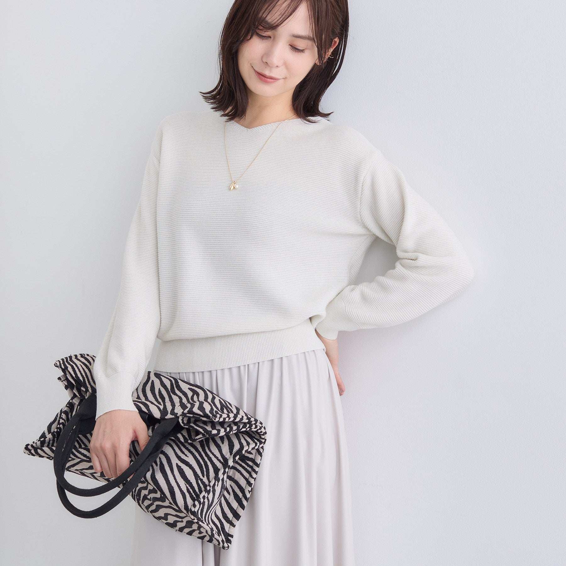 インディヴィ INDIVI 【ウール混ラメ素材】Vネック煌めきニット （オフホワイト(003)） オフホワイト(003)