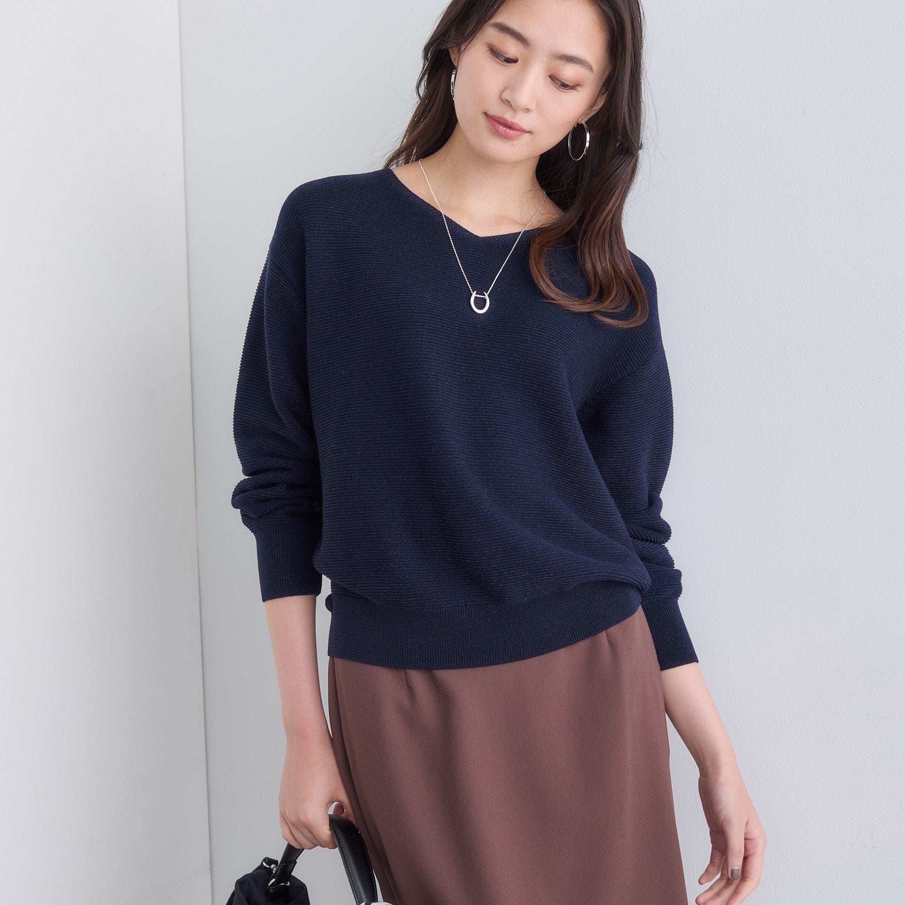 インディヴィ INDIVI 【ウール混ラメ素材】Vネック煌めきニット （オフホワイト(003)） オフホワイト(003)