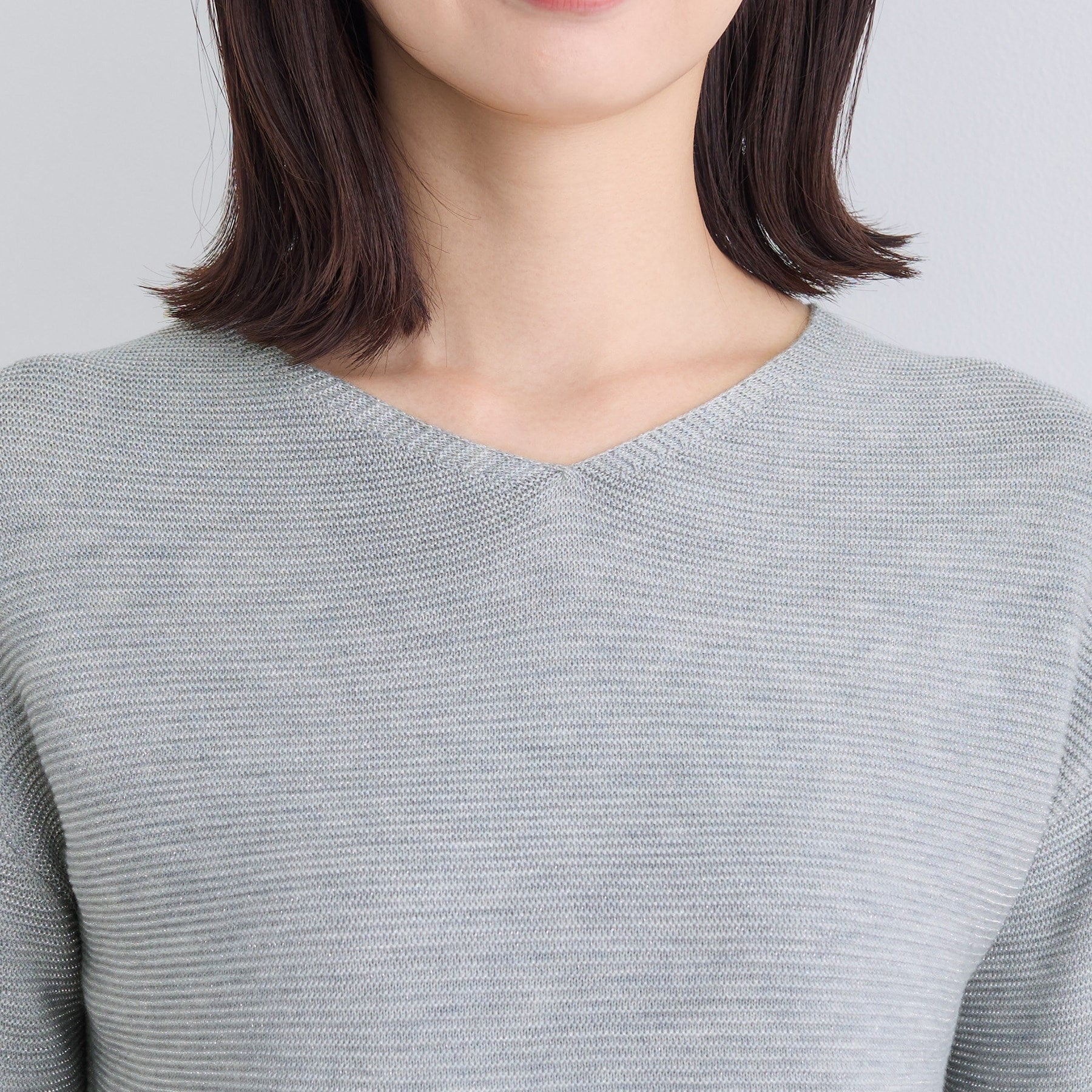 インディヴィ INDIVI 【ウール混ラメ素材】Vネック煌めきニット （オフホワイト(003)） オフホワイト(003)