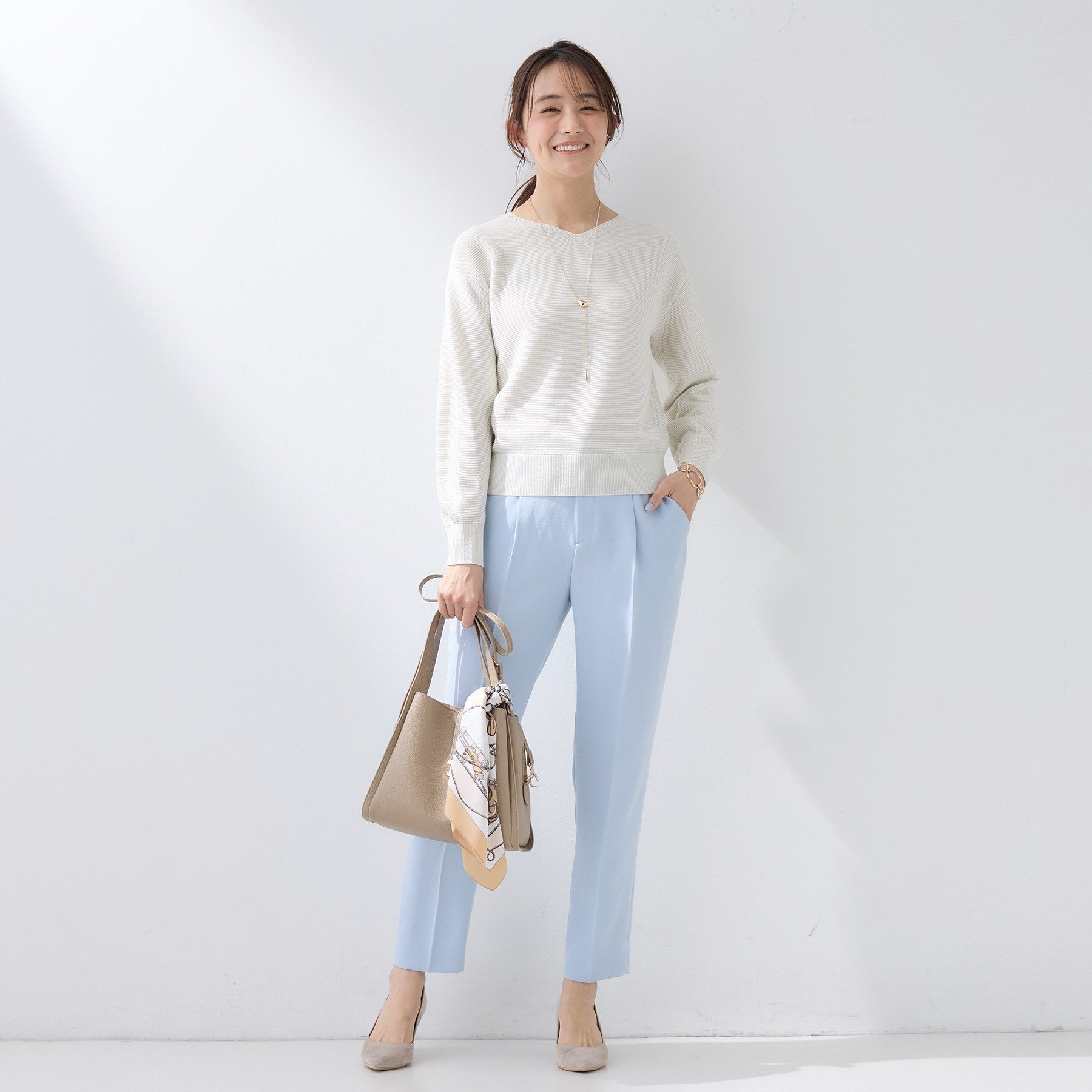 インディヴィ INDIVI 【ウール混ラメ素材】Vネック煌めきニット （オフホワイト(003)） オフホワイト(003)