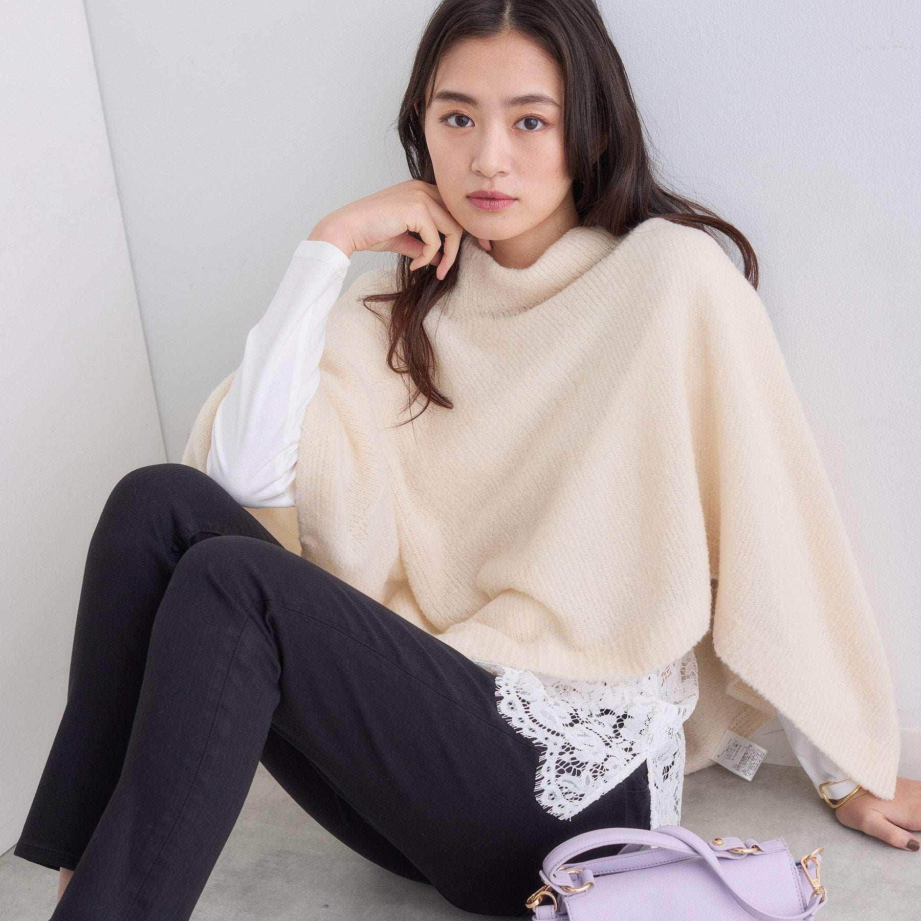 インディヴィ INDIVI 【エアリー素材】ブークレケープポンチョ （グレージュ(050)） グレージュ(050)