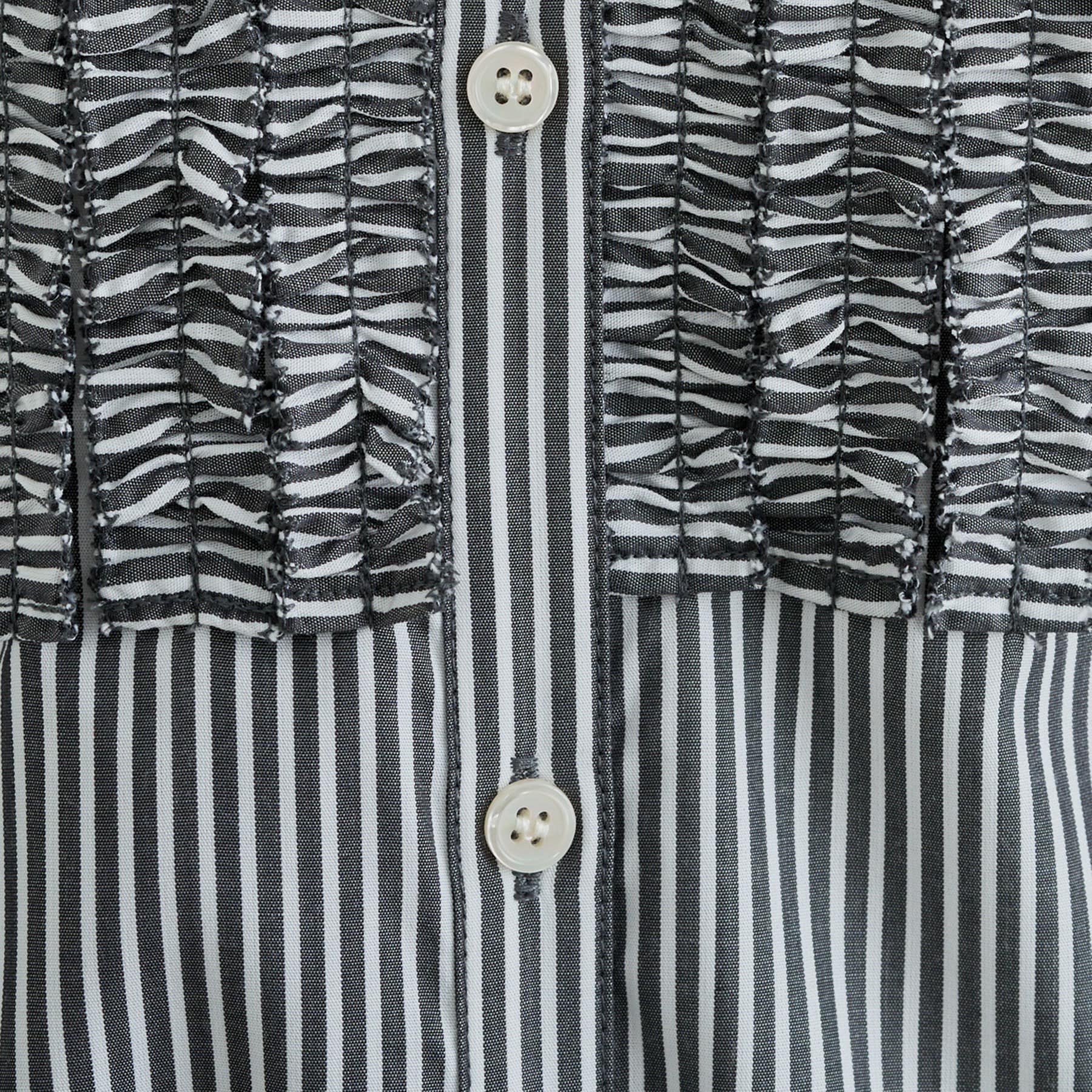 インディヴィ INDIVI 【洗える】胸元タックフリル長袖ブラウス （ブルー(393)） ブルー(393)