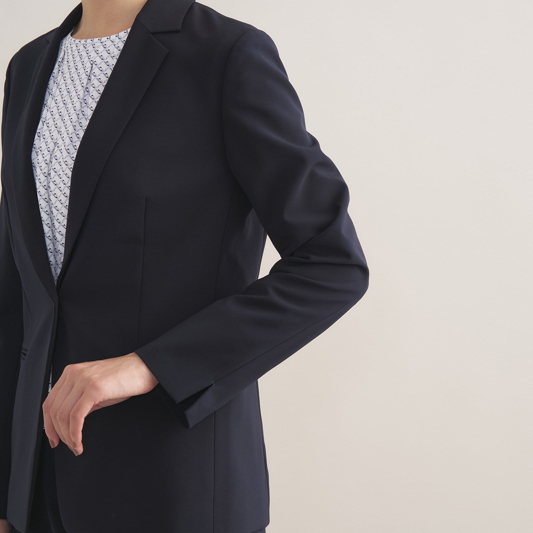 インディヴィ INDIVI 【通勤スーツ／洗える】ストレッチテーラードカラージャケット （ブラック(019)） ブラック(019)