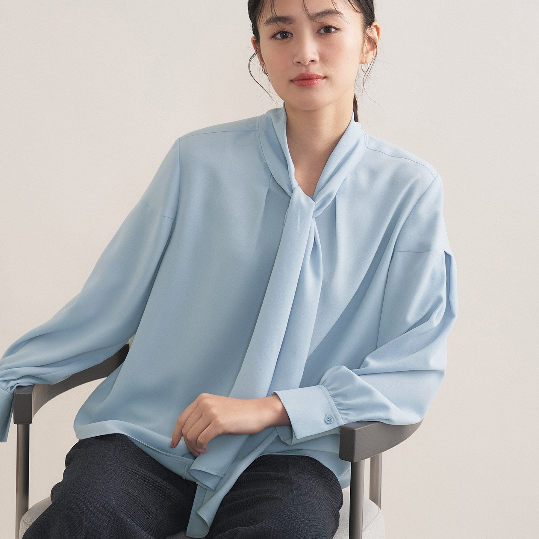 インディヴィ INDIVI 【セレモニー／洗える】ジョーゼットボウタイブラウス （サックスブルー(090)） サックスブルー(090)